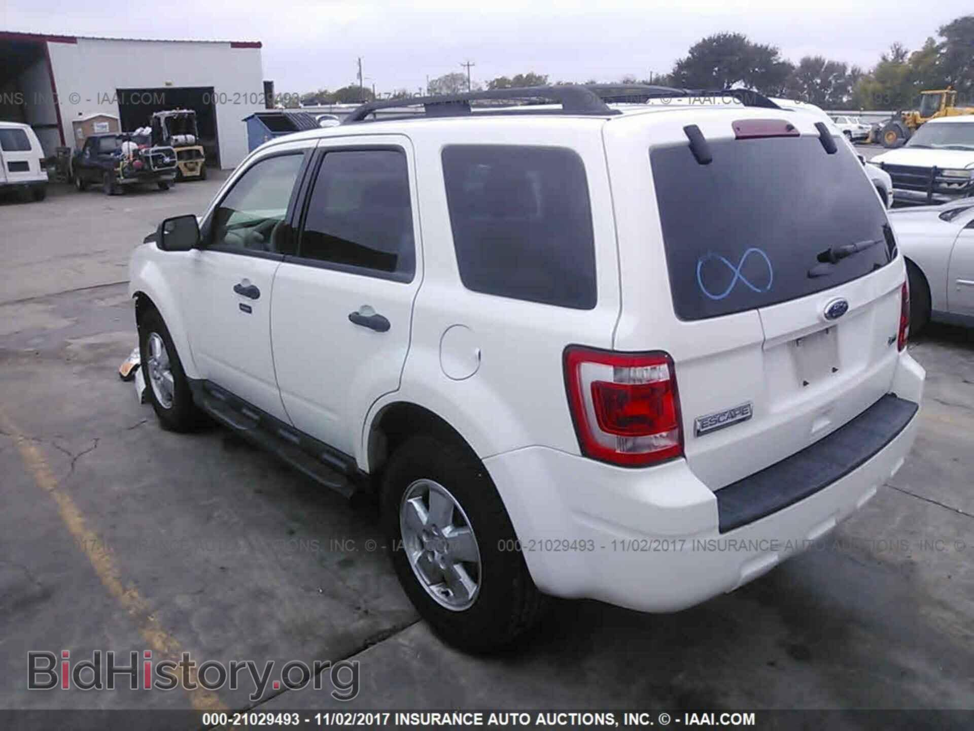 2012 Ford Escape - VIN: 1FMCU0DG7CKC81517 - Photo 3