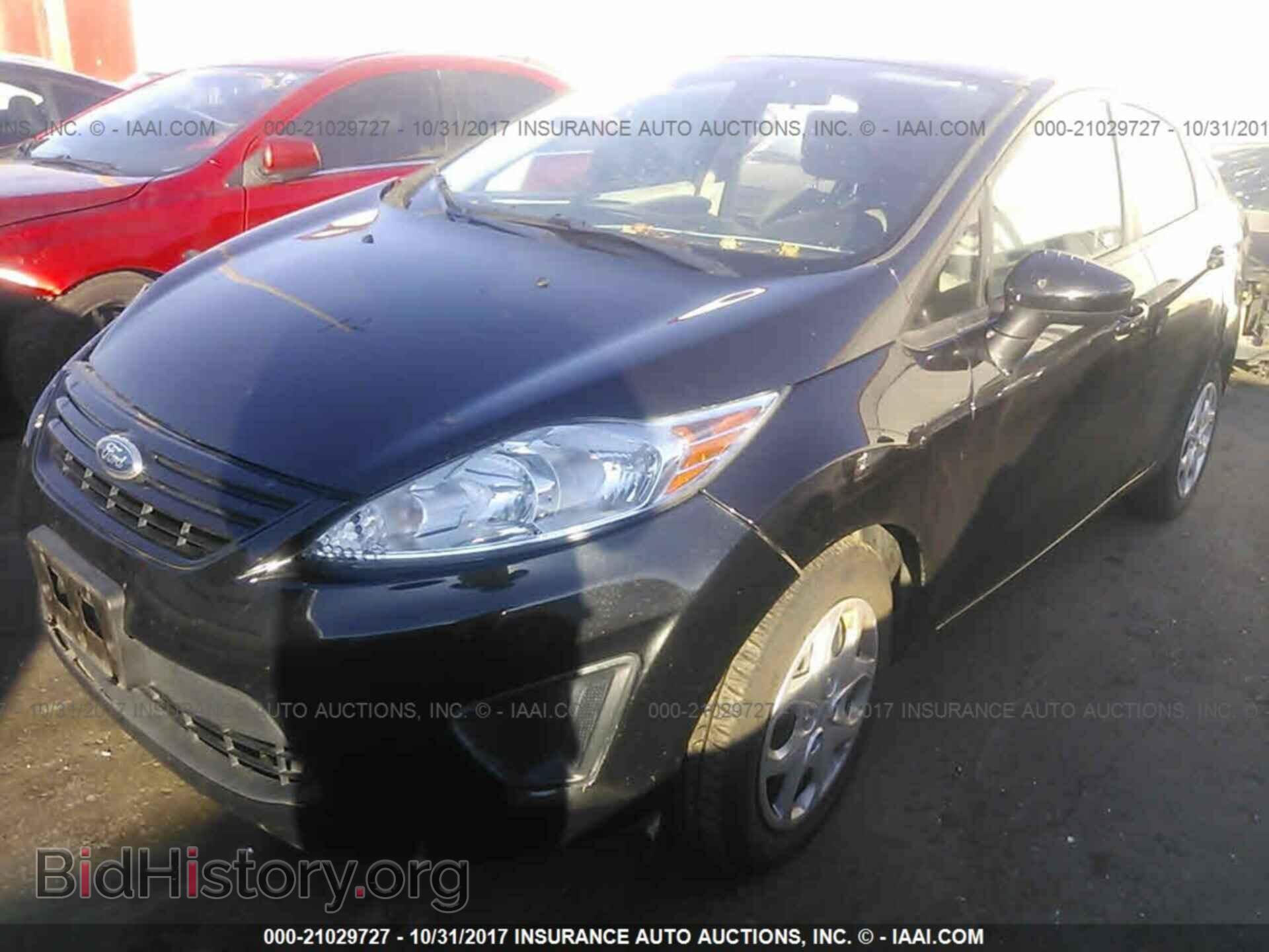 2013 Ford Fiesta - VIN: 3FADP4AJ7DM205674 - Фото 2