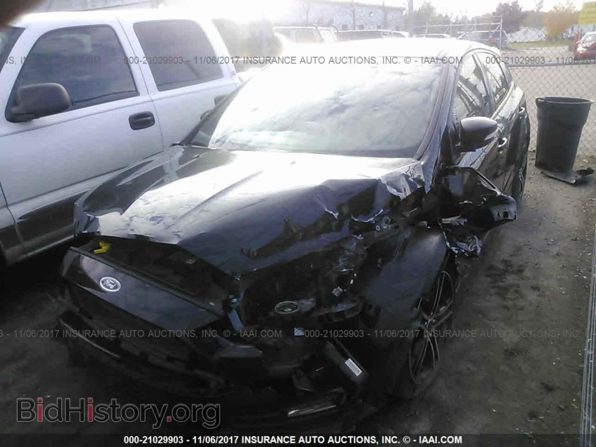 2016 Ford Focus - VIN: 1FADP3L94GL233743 - Photo 2