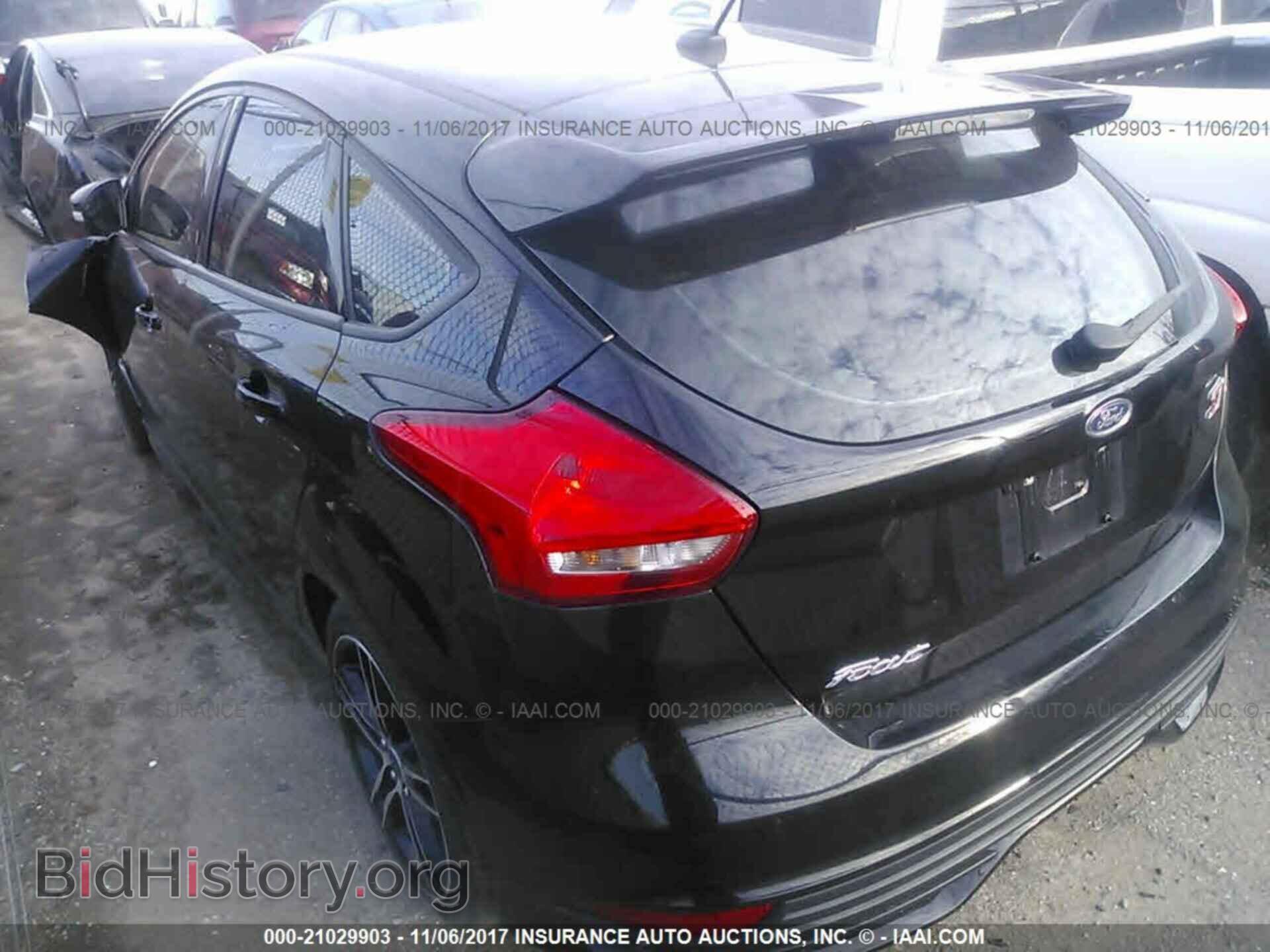 2016 Ford Focus - VIN: 1FADP3L94GL233743 - Photo 3