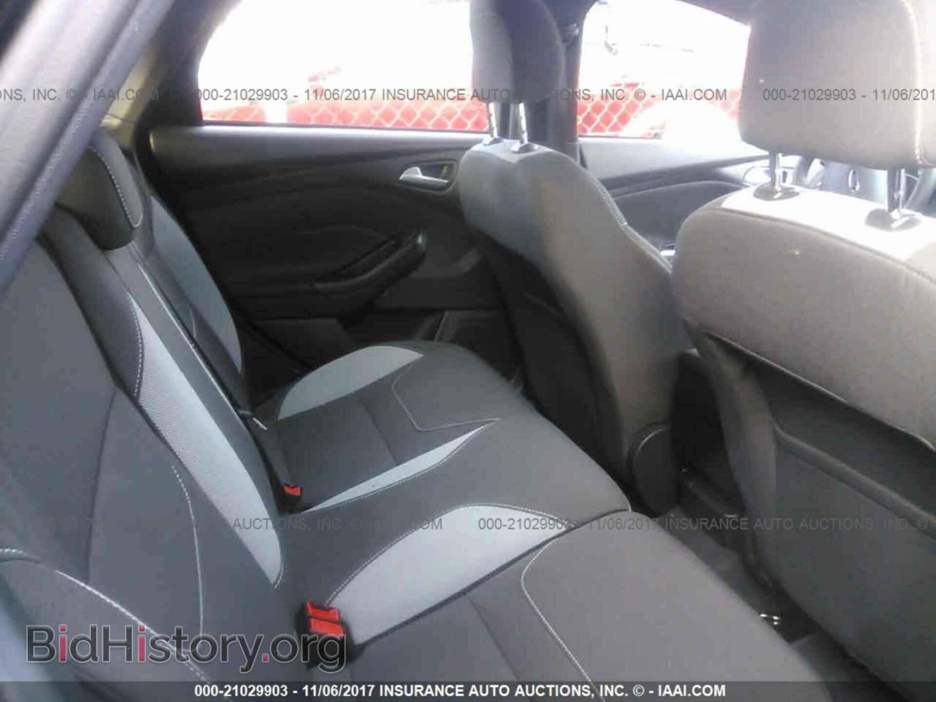 2016 Ford Focus - VIN: 1FADP3L94GL233743 - Photo 8