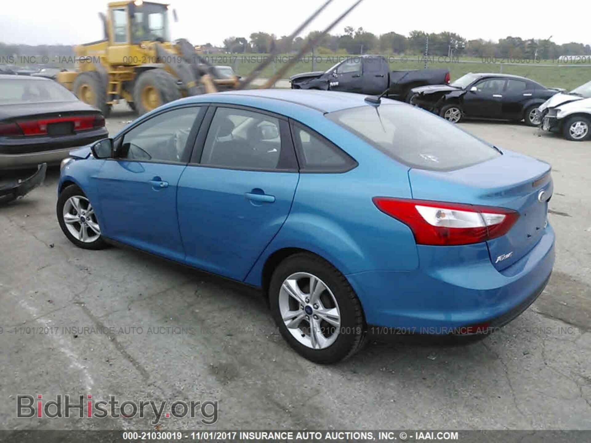 2014 Ford Focus - VIN: 1FADP3F2XEL346639 - Photo 3