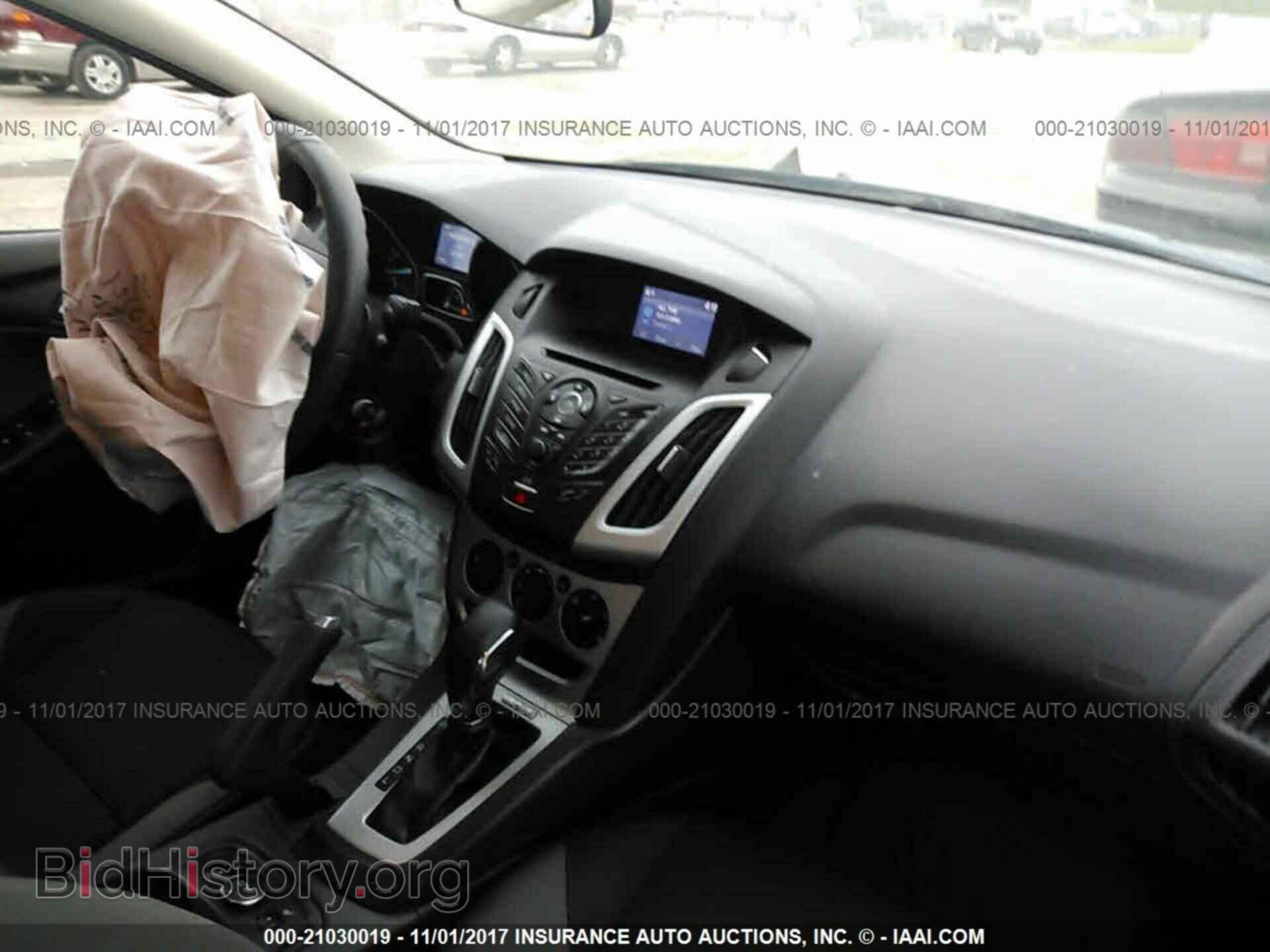 2014 Ford Focus - VIN: 1FADP3F2XEL346639 - Photo 5