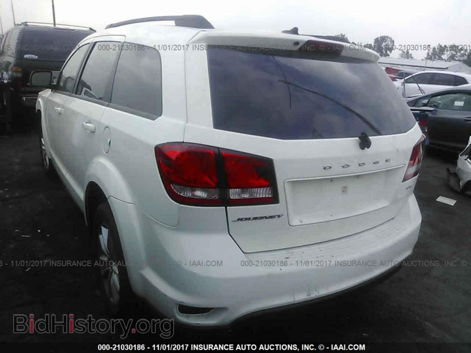 2015 Dodge Journey - VIN: 3C4PDCBG0FT614203 - Photo 3