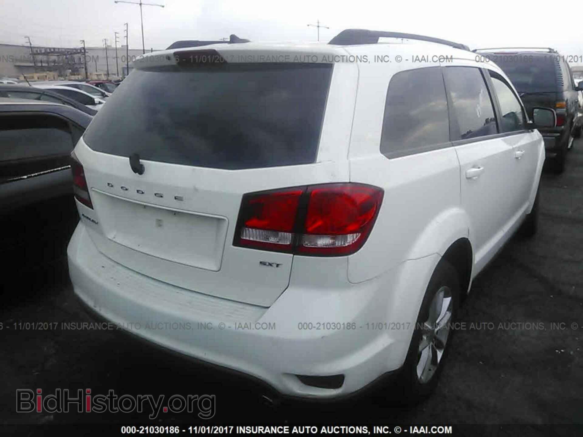 2015 Dodge Journey - VIN: 3C4PDCBG0FT614203 - Photo 4