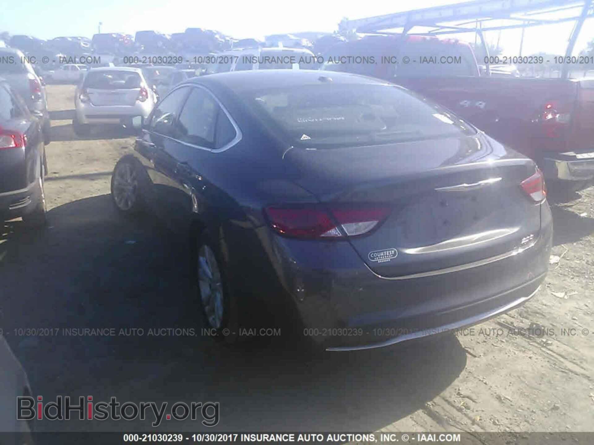 2015 Chrysler 200 - VIN: 1C3CCCAB8FN642469 - Photo 3