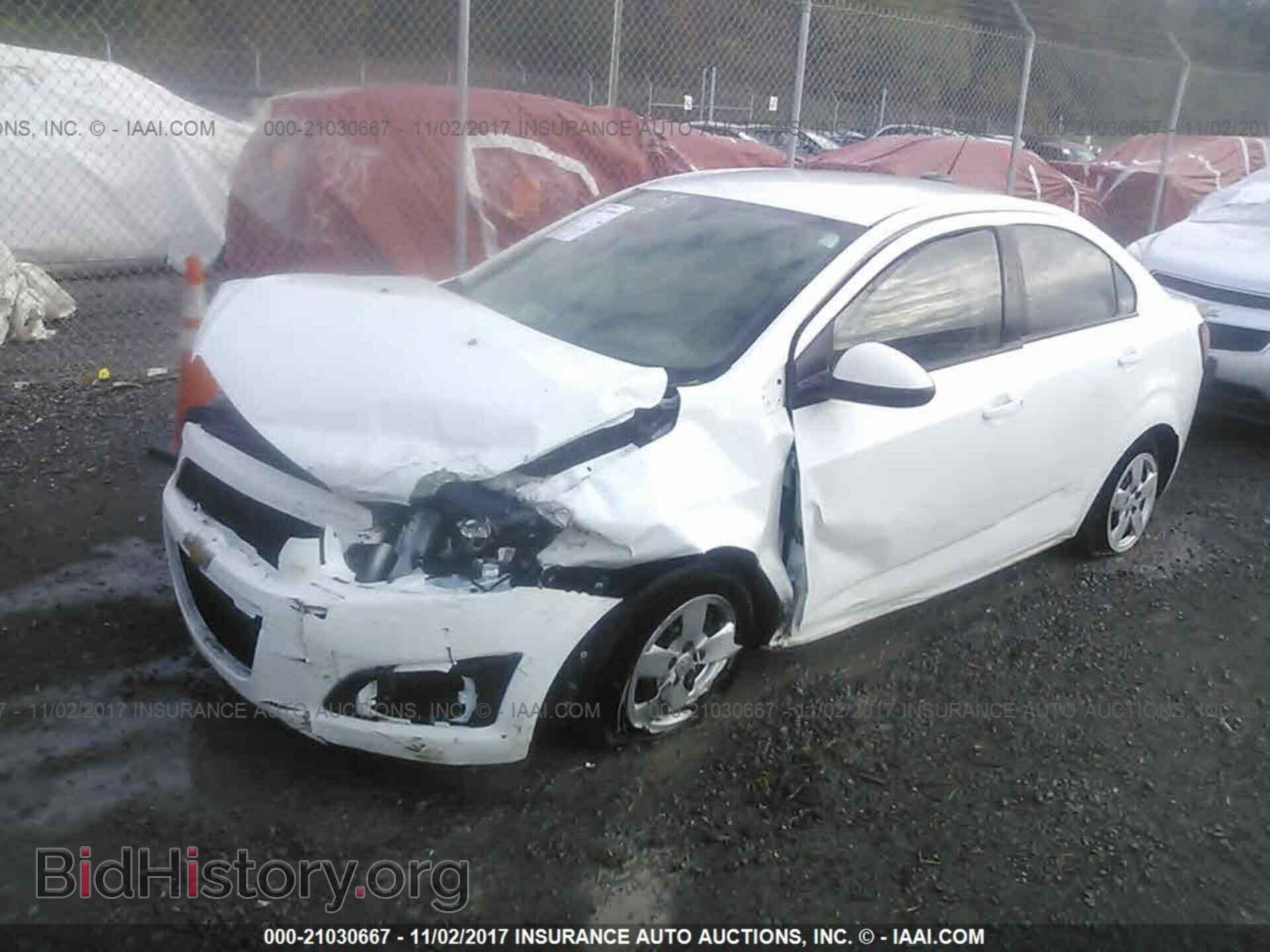 2016 Chevrolet Sonic - VIN: 1G1JA5SH8G4177909 - Фото 2