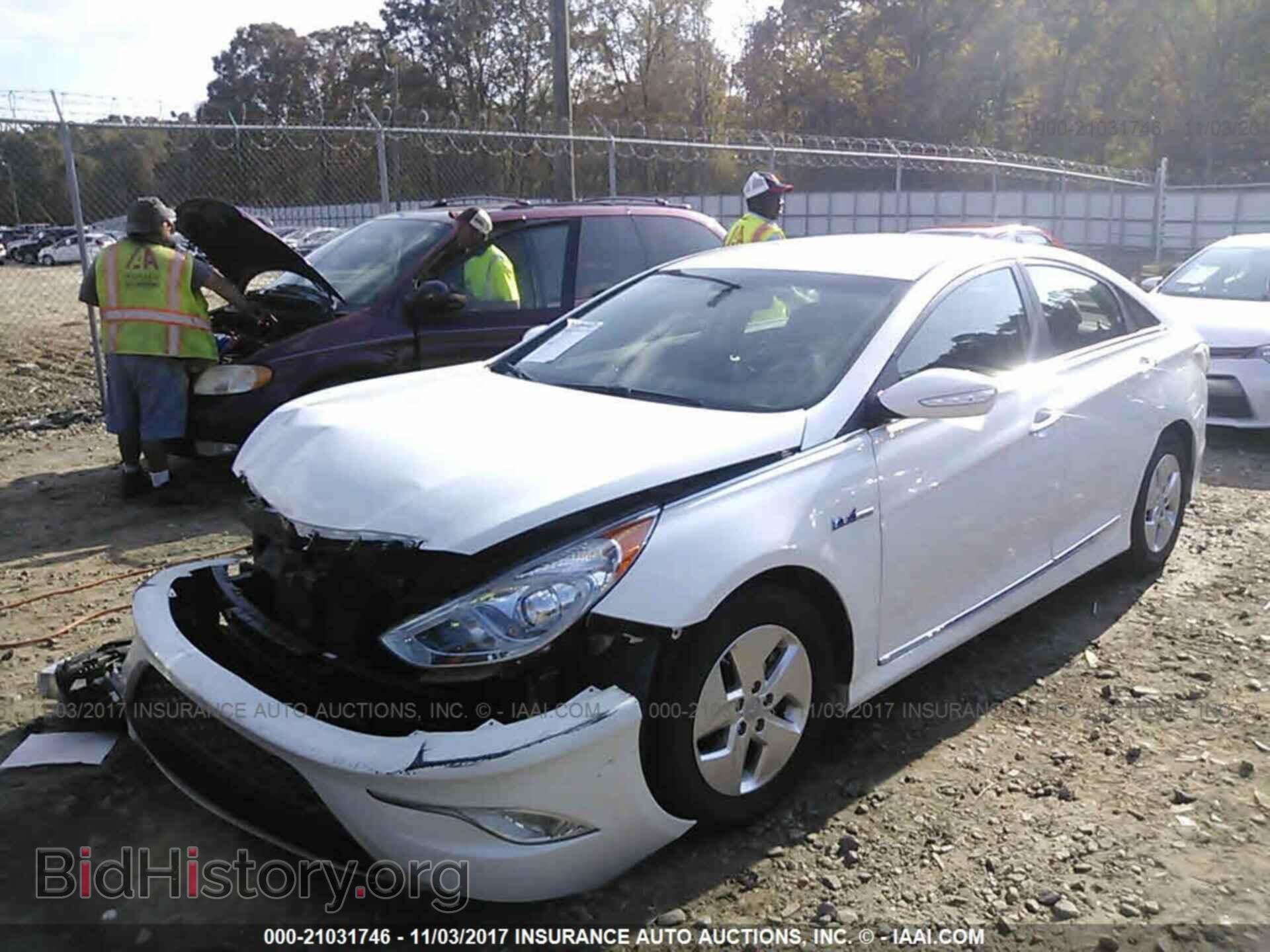 2012 Hyundai Sonata - VIN: KMHEC4A47CA059272 - Фото 2
