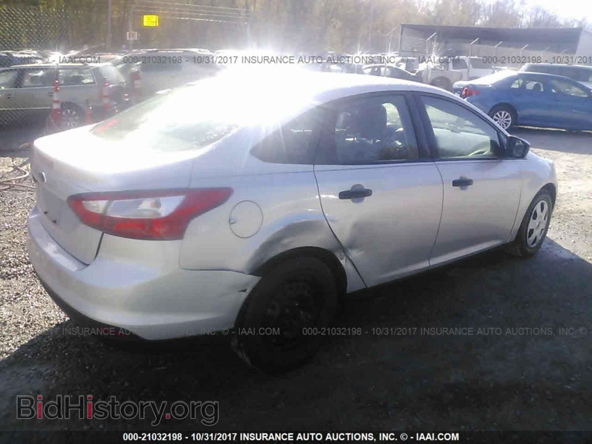2012 Ford Focus - VIN: 1FAHP3E27CL282253 - Фото 4