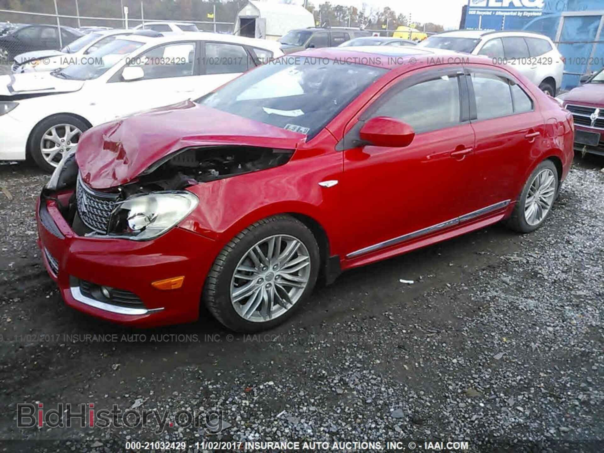 2011 Suzuki Kizashi - VIN: JS2RF9A86B6110099 - Фото 2