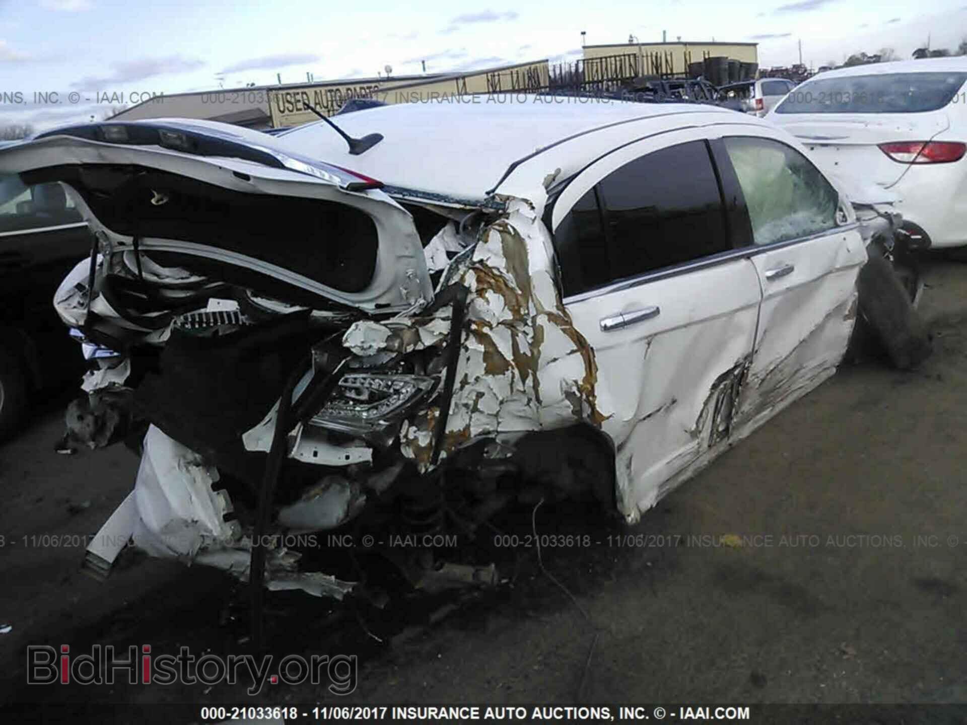2014 Chrysler 200 - VIN: 1C3CCBCG0EN194536 - Photo 4