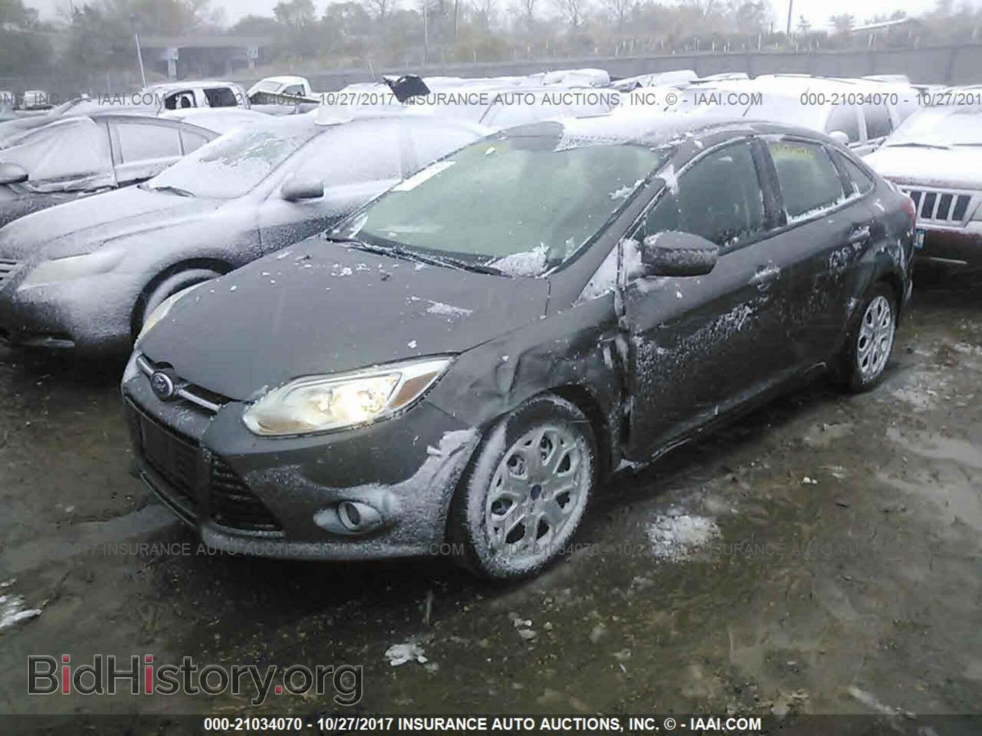 2012 Ford Focus - VIN: 1FAHP3F26CL258475 - Photo 2