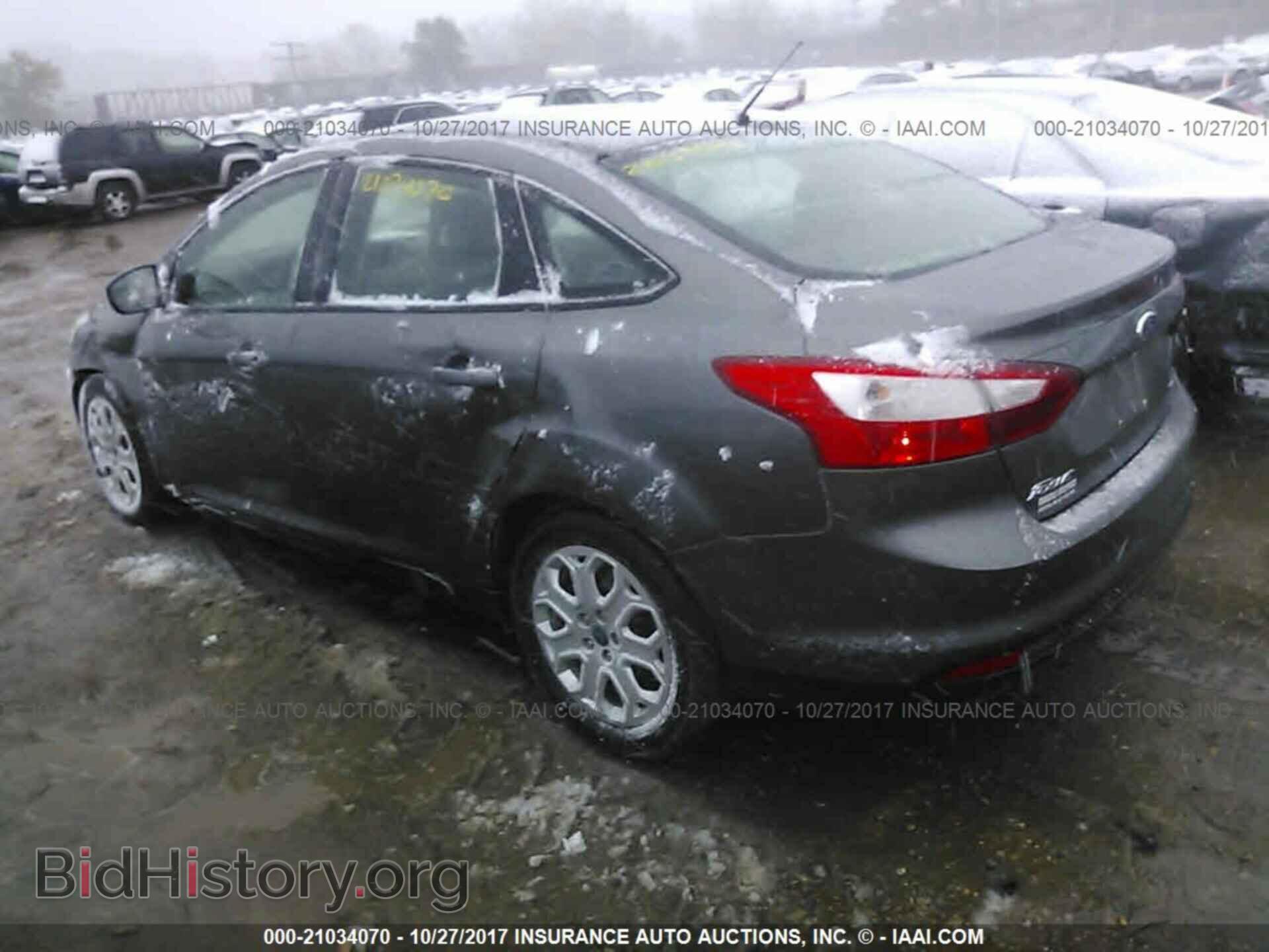 2012 Ford Focus - VIN: 1FAHP3F26CL258475 - Photo 3