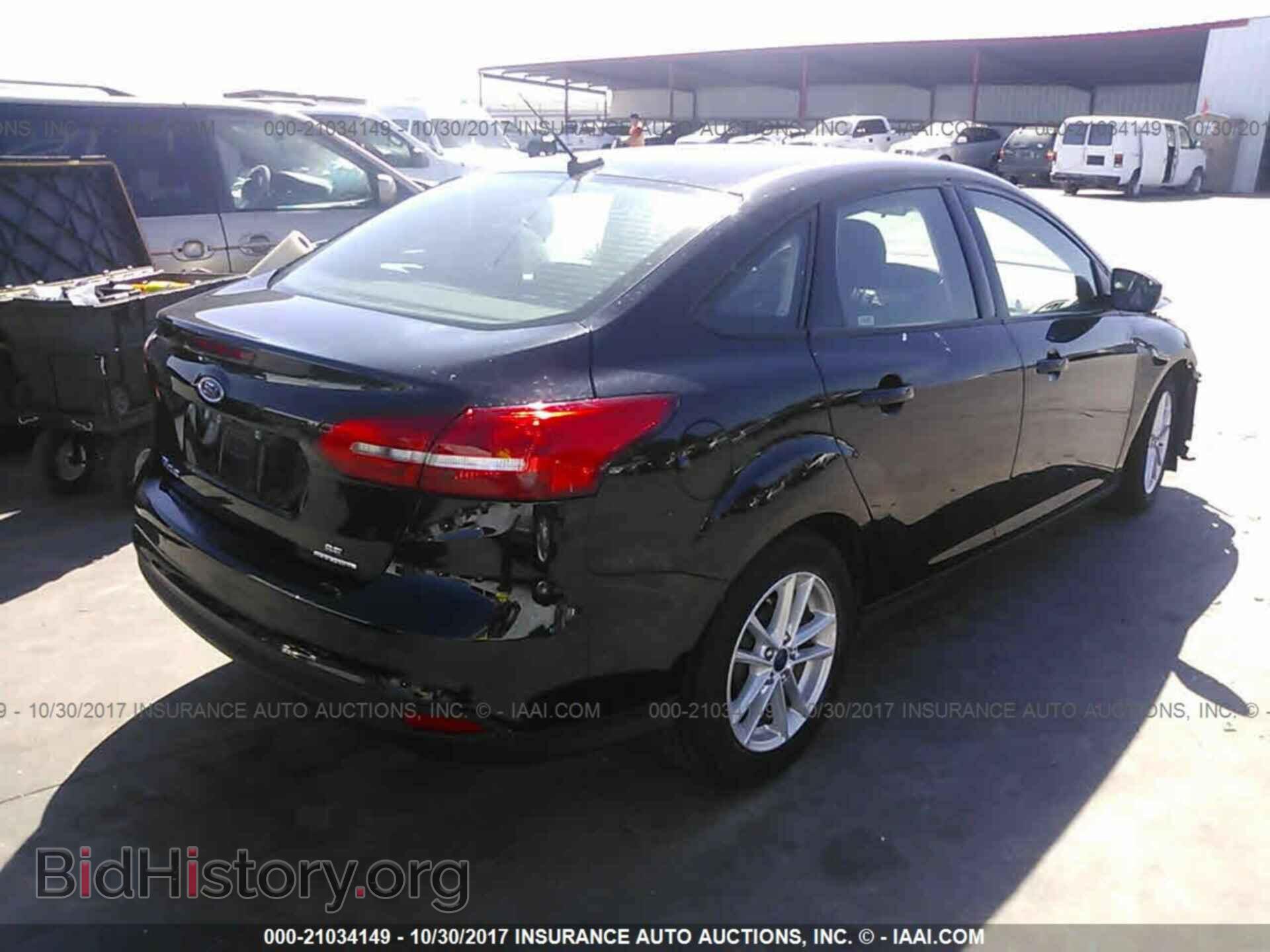 2016 Ford Focus - VIN: 1FADP3F28GL291336 - Photo 4