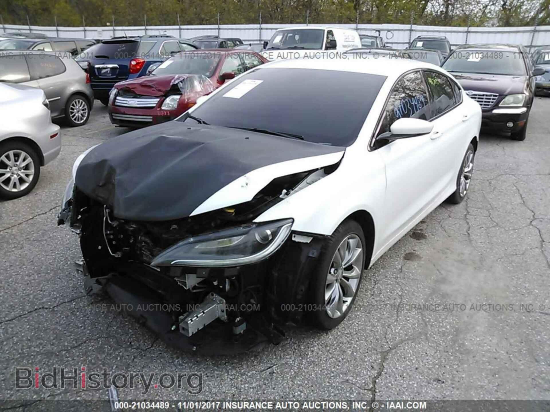 2015 Chrysler 200 - VIN: 1C3CCCBG1FN518358 - Photo 2