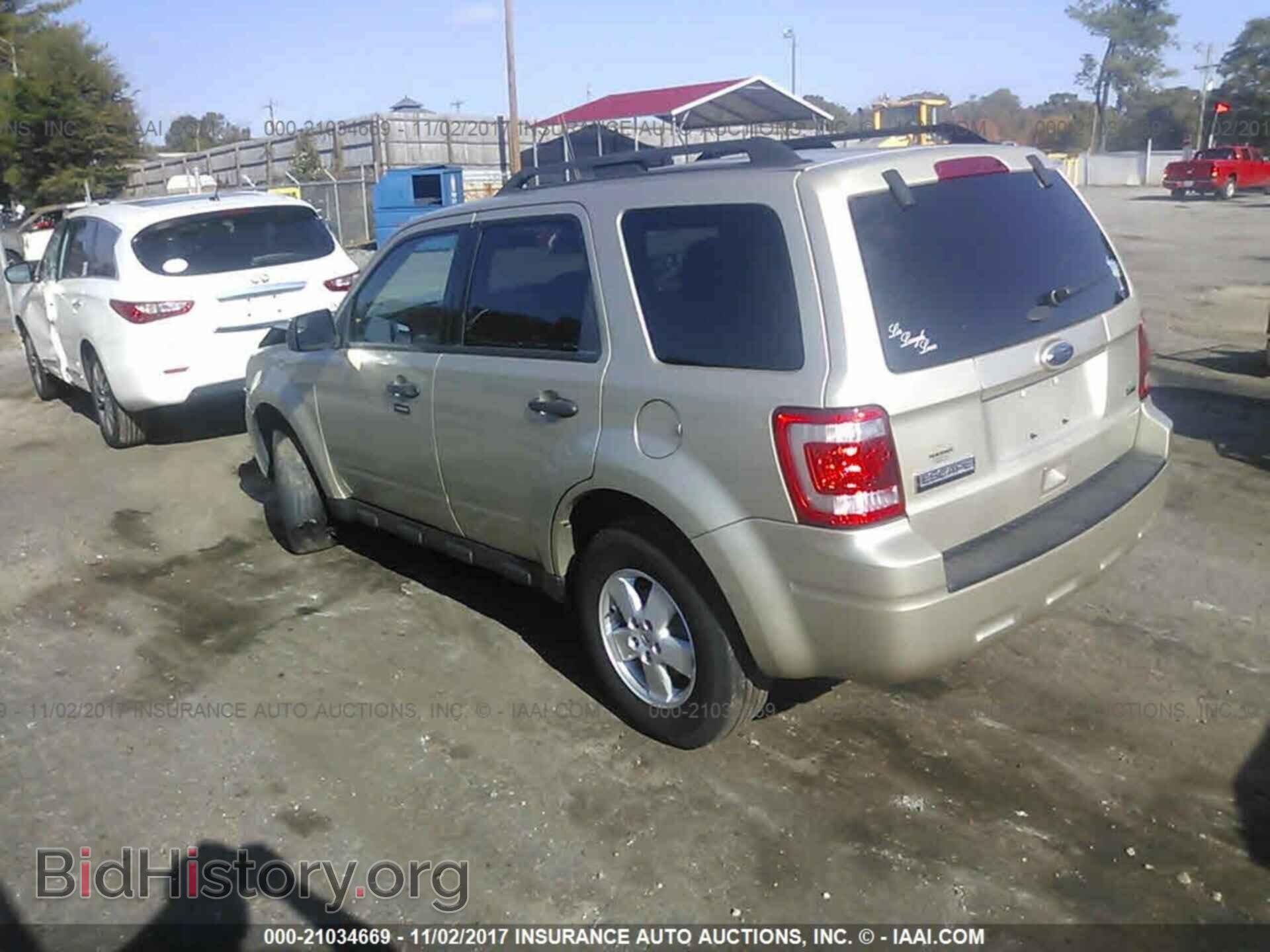 2011 Ford Escape - VIN: 1FMCU0DG6BKC40049 - Photo 3