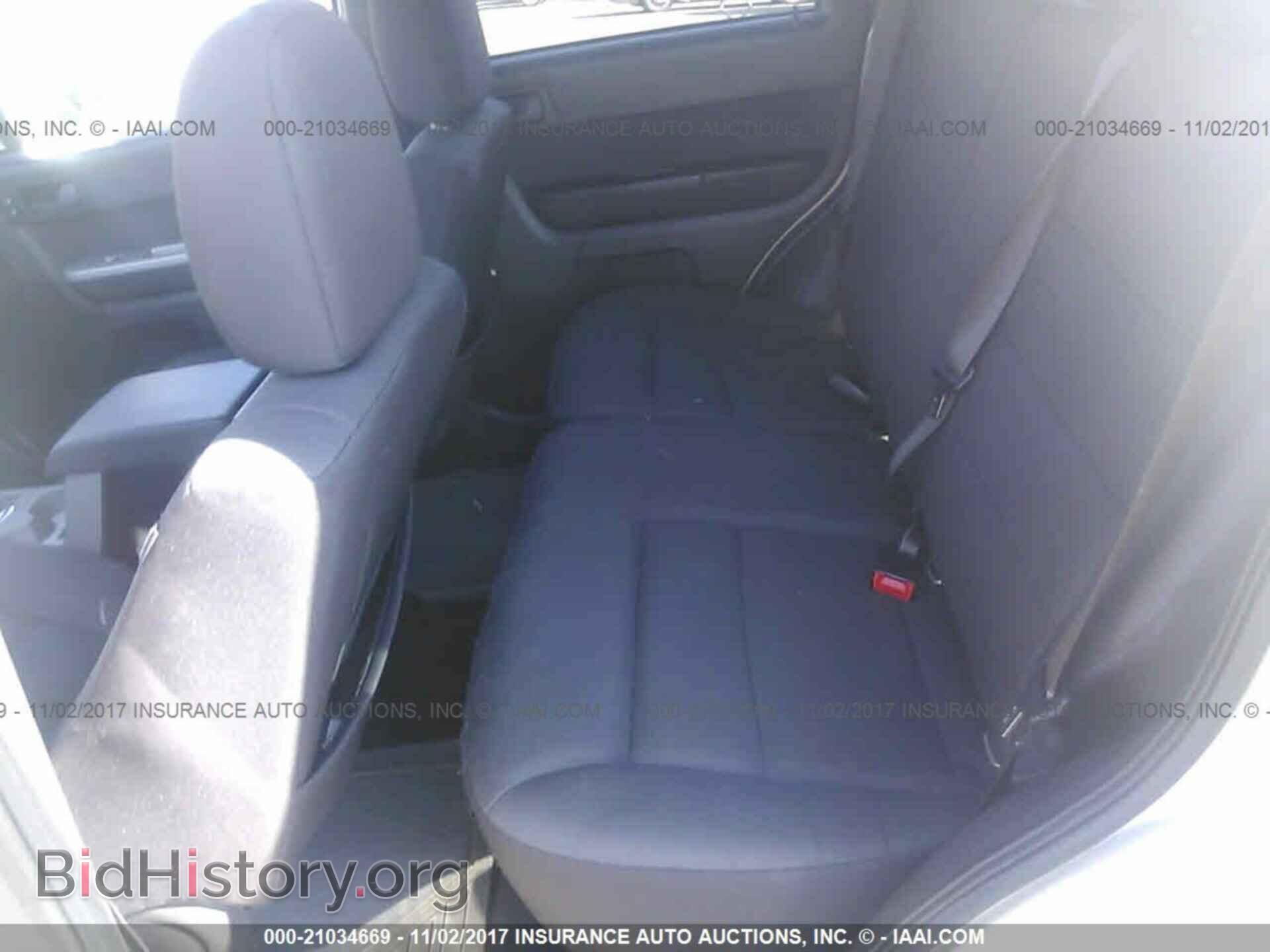 2011 Ford Escape - VIN: 1FMCU0DG6BKC40049 - Photo 8