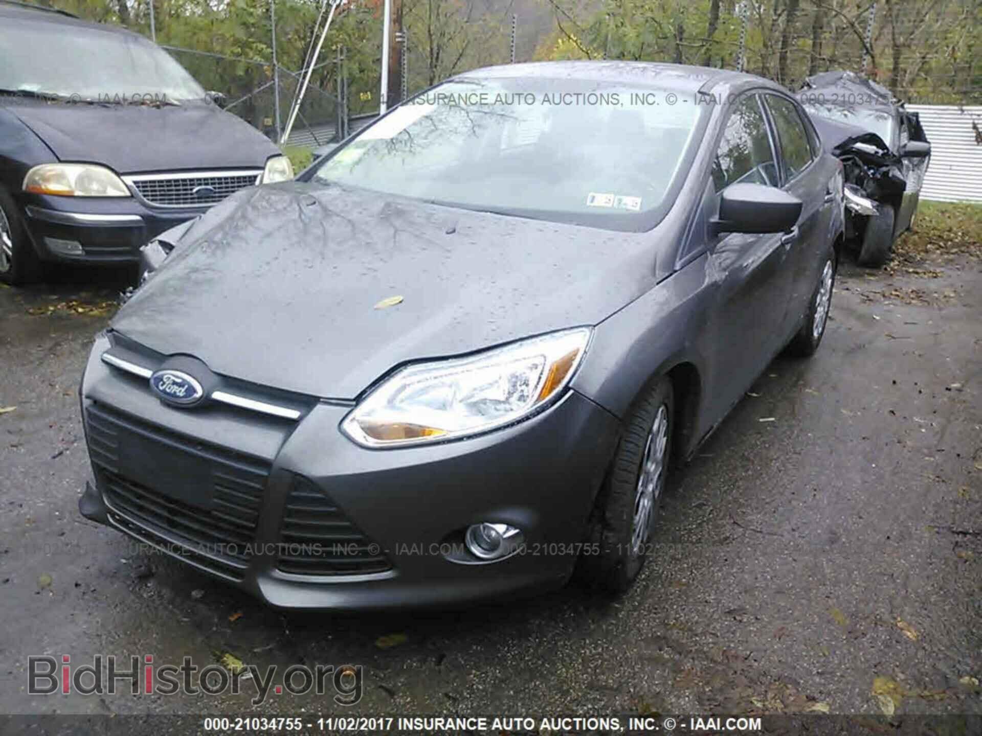 2012 Ford Focus - VIN: 1FAHP3F21CL201617 - Фото 2
