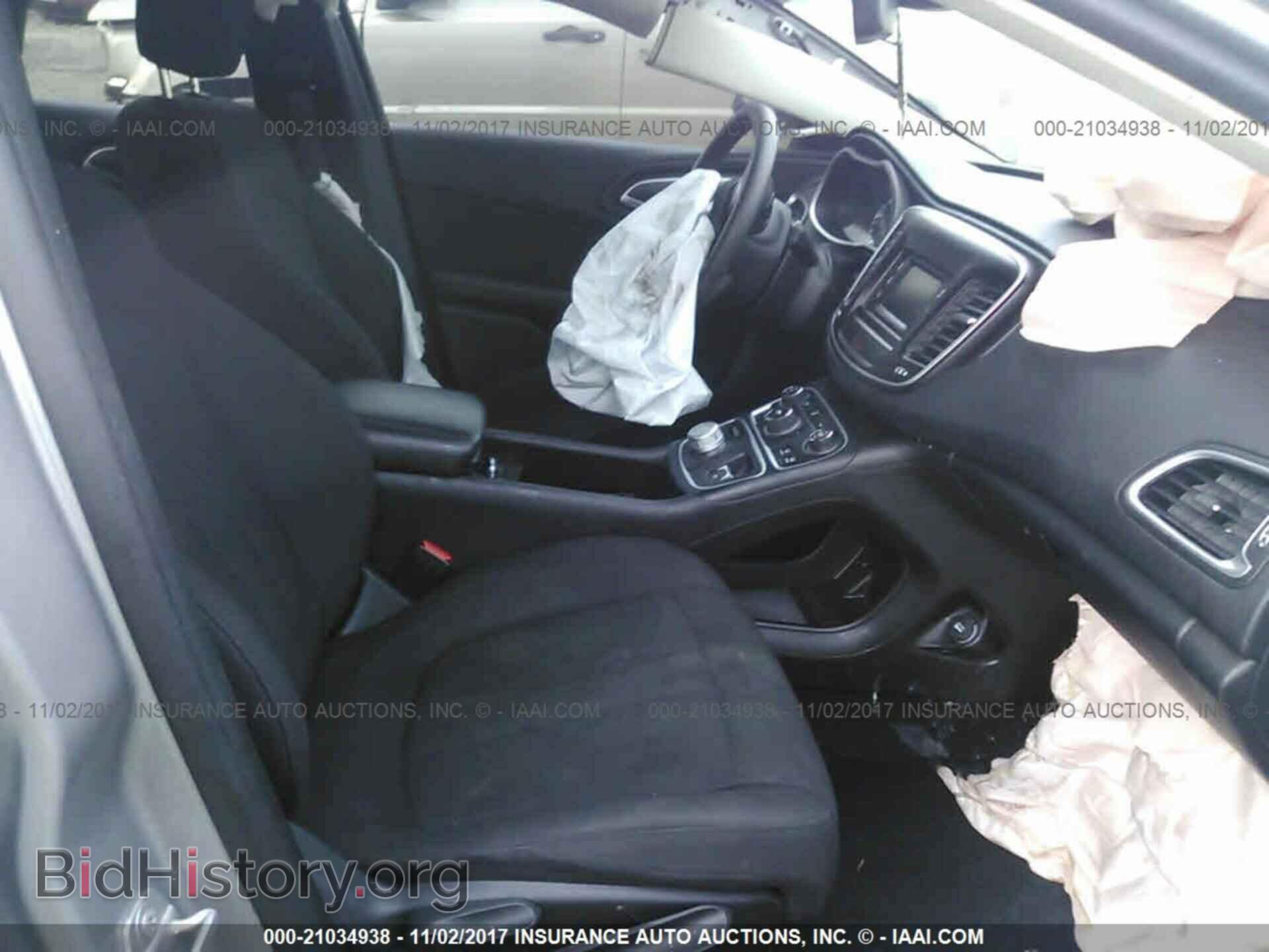 2015 Chrysler 200 - VIN: 1C3CCCAB6FN697972 - Photo 5
