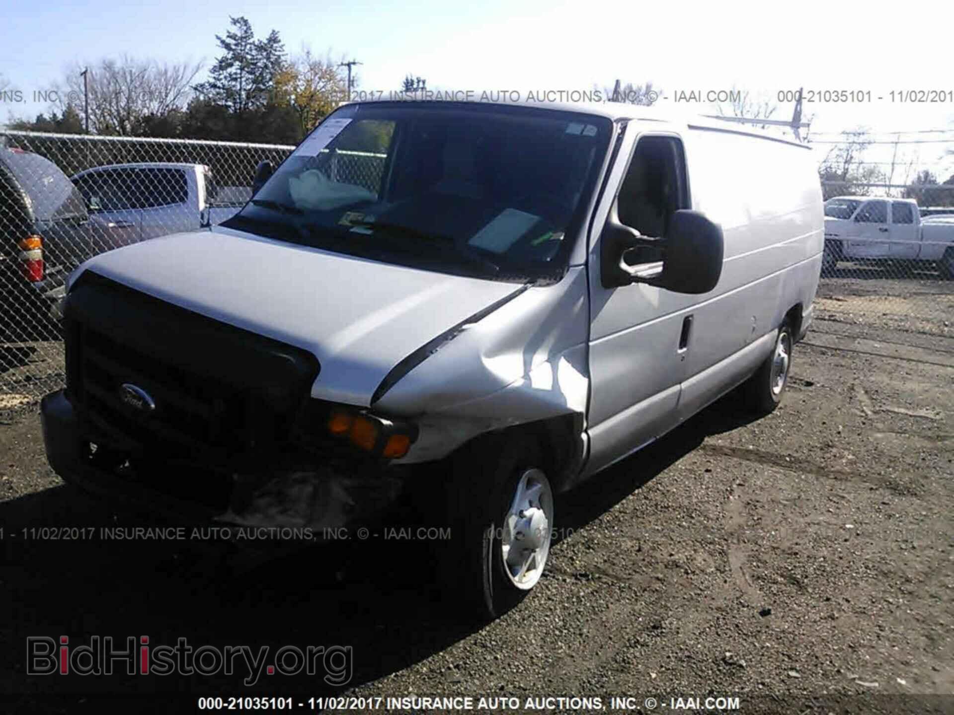 2011 Ford Econoline - VIN: 1FTNE1EW5BDA27958 - Photo 2