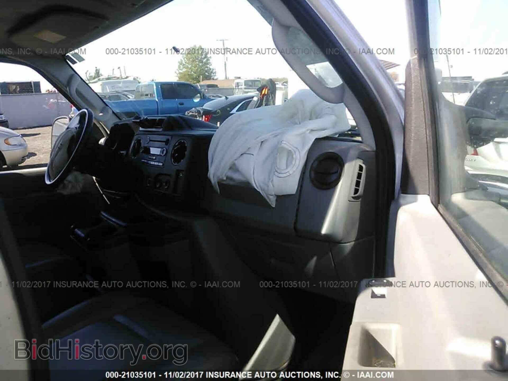 2011 Ford Econoline - VIN: 1FTNE1EW5BDA27958 - Photo 5