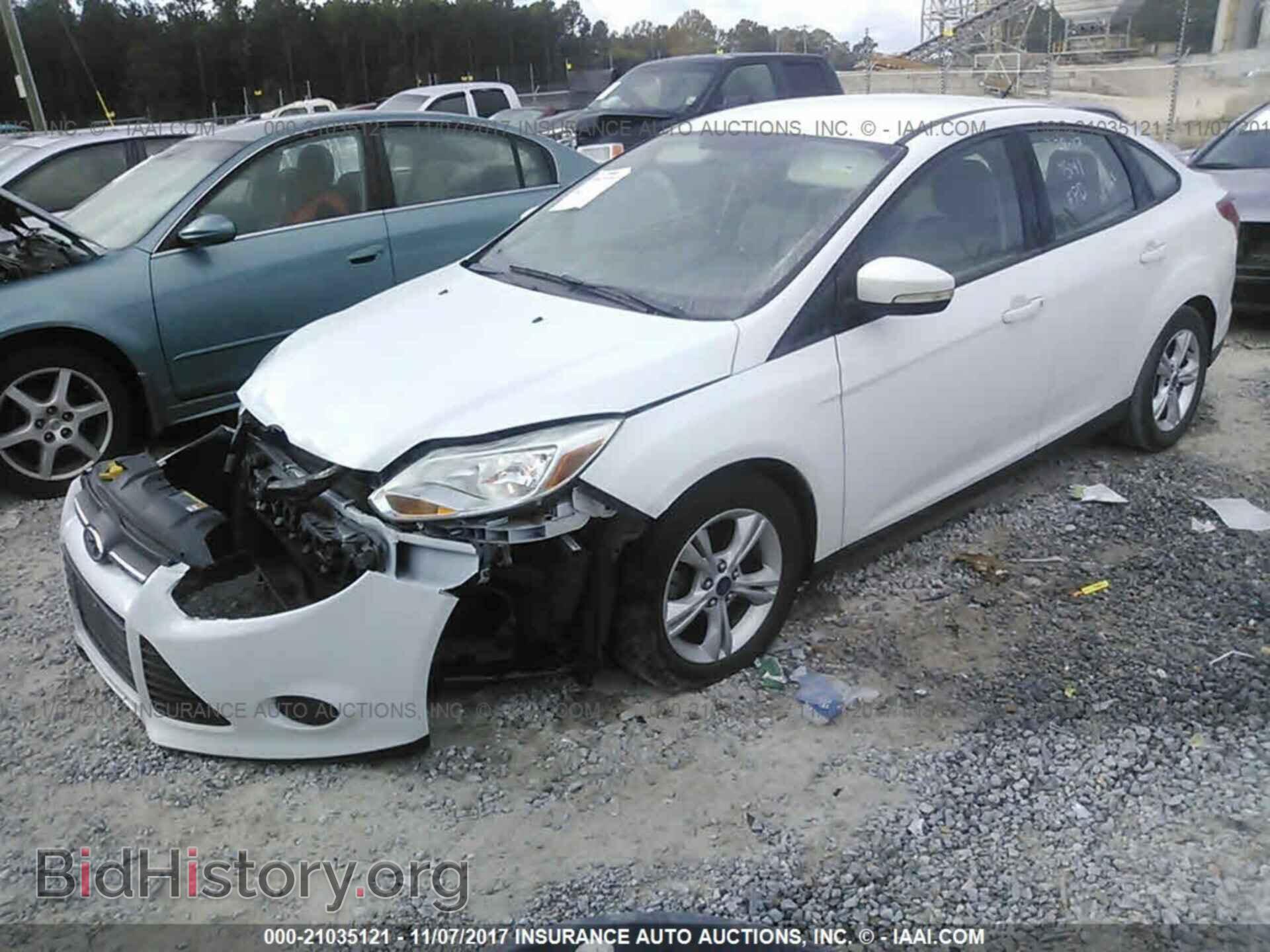 2013 Ford Focus - VIN: 1FADP3F28DL320975 - Photo 2