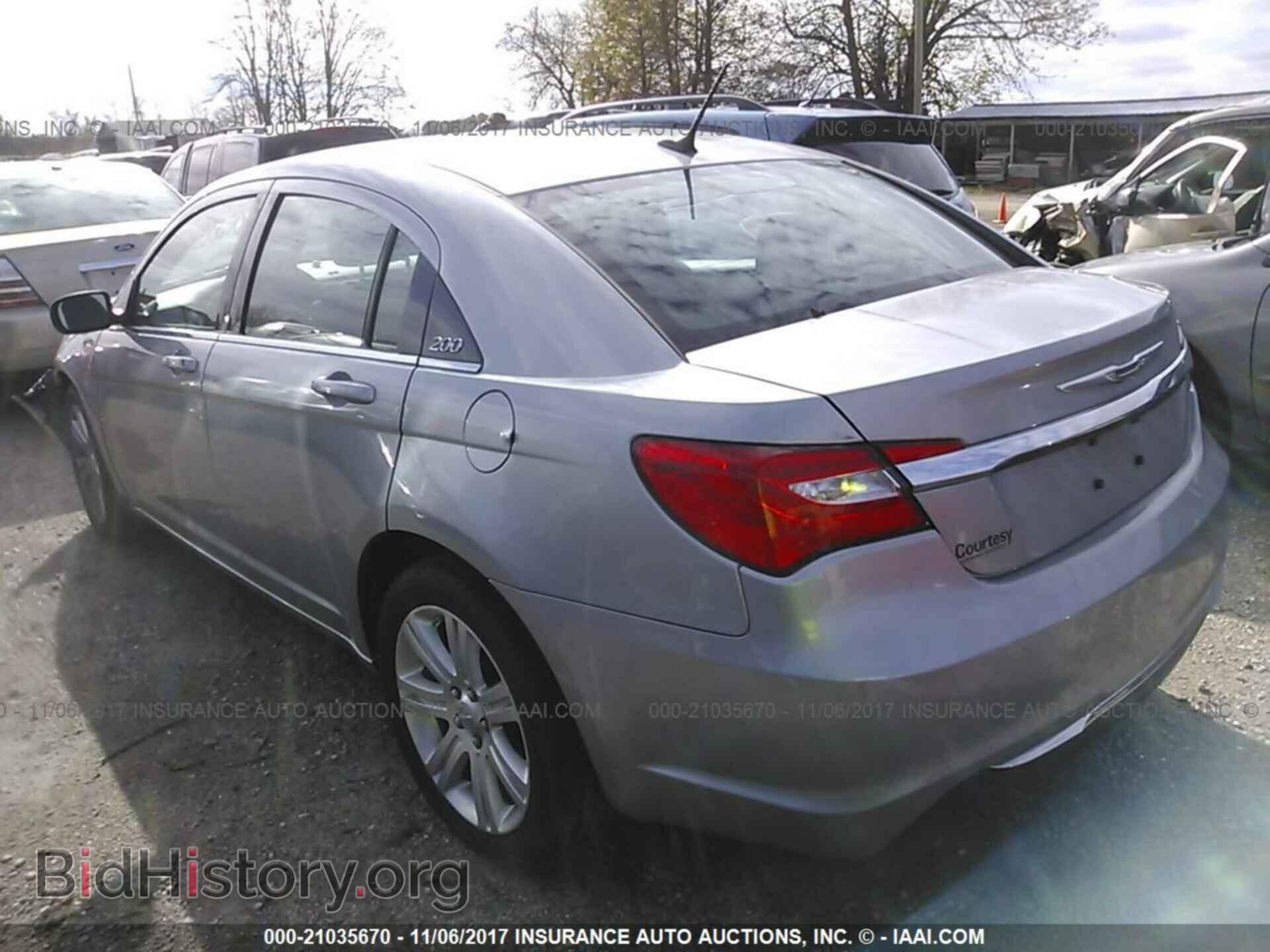 2013 Chrysler 200 - VIN: 1C3CCBAB9DN705277 - Photo 3