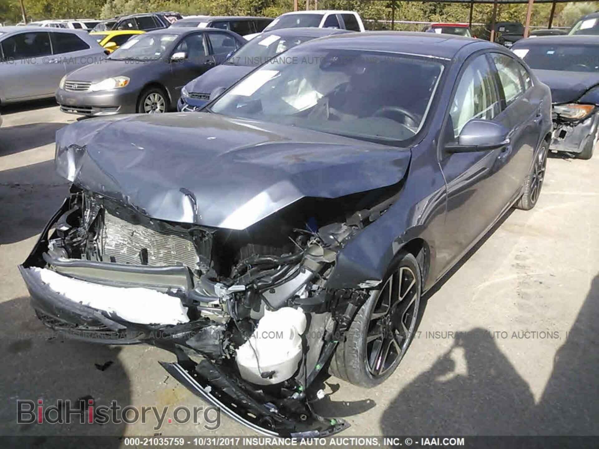 2017 Volvo S60 - VIN: YV126MFLXH2438423 - Фото 2
