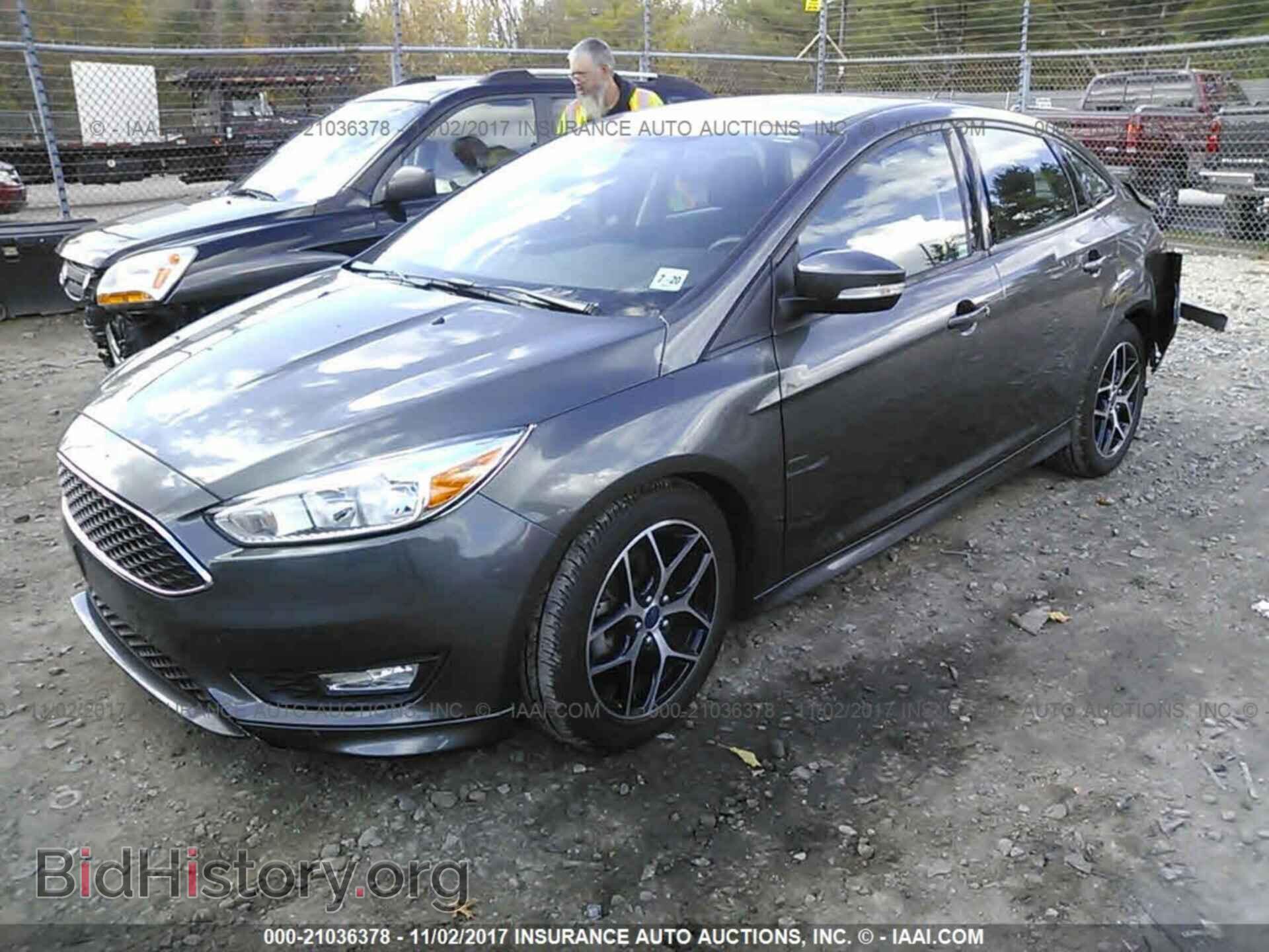 2015 Ford Focus - VIN: 1FADP3F25FL344797 - Photo 2