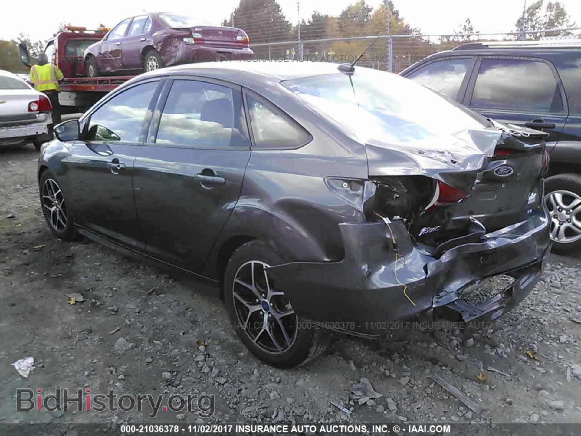 2015 Ford Focus - VIN: 1FADP3F25FL344797 - Photo 3