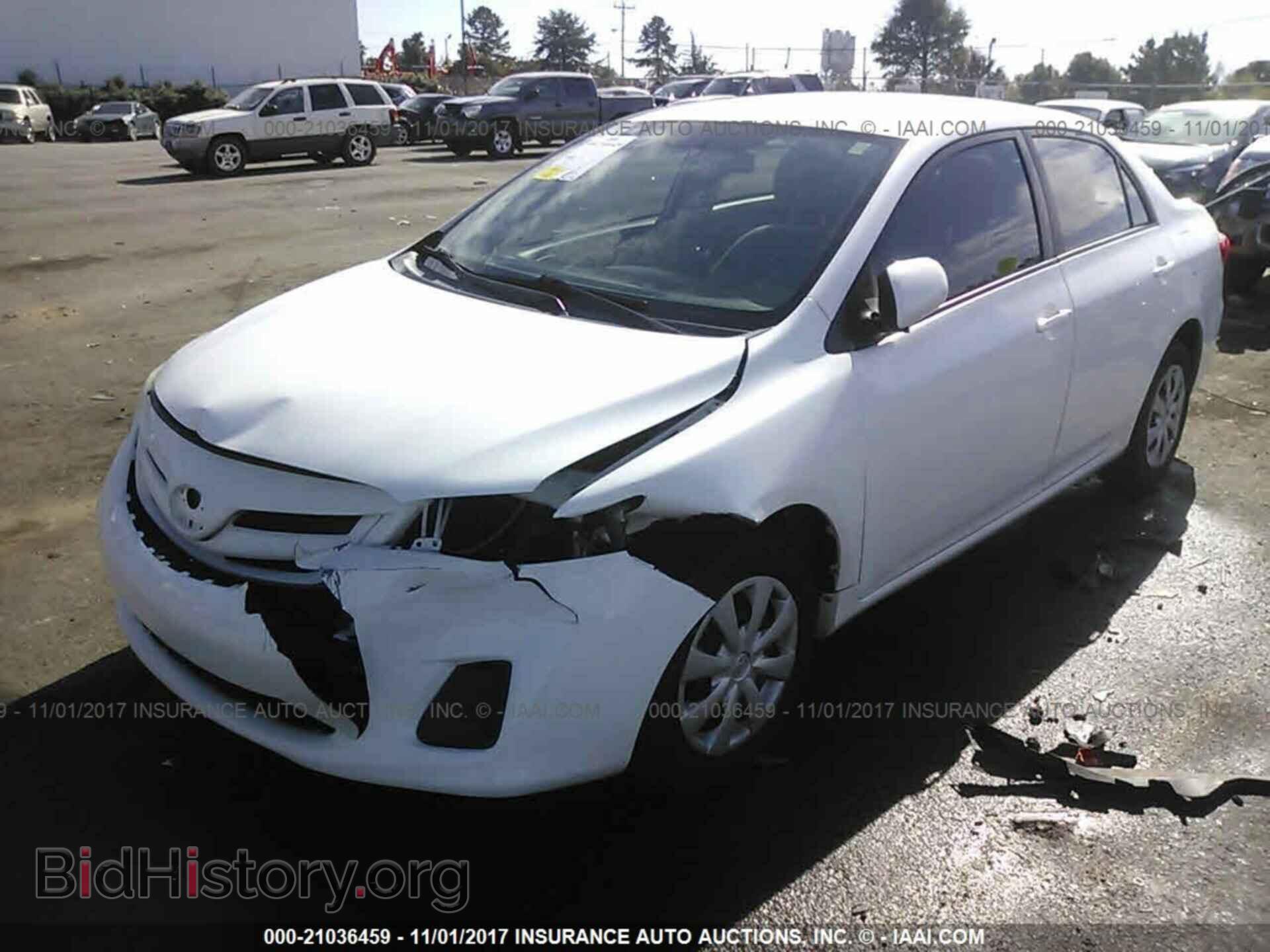 2011 Toyota Corolla - VIN: 2T1BU4EE8BC608415 - Фото 2