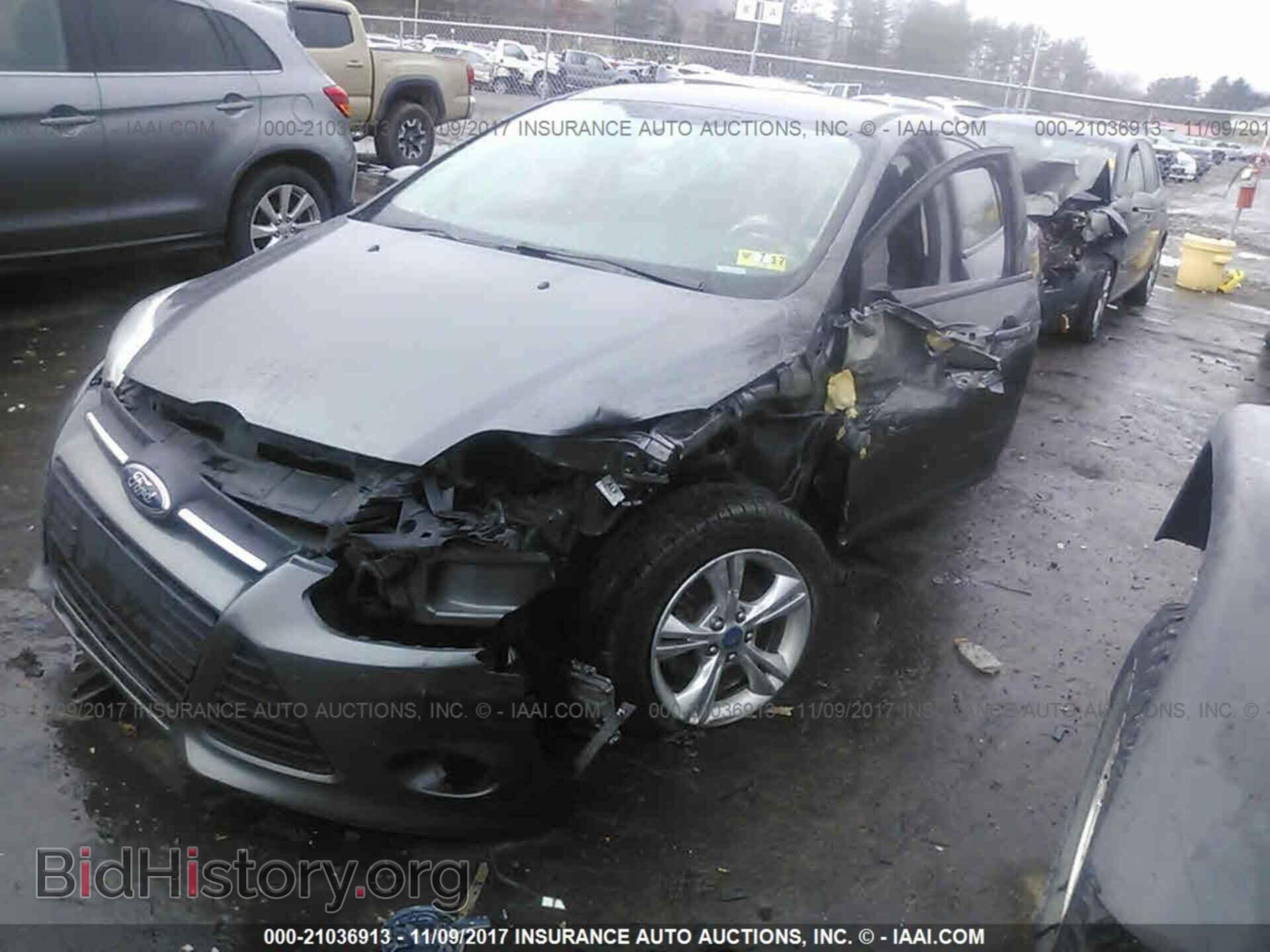 2013 Ford Focus - VIN: 1FADP3F2XDL237399 - Фото 2