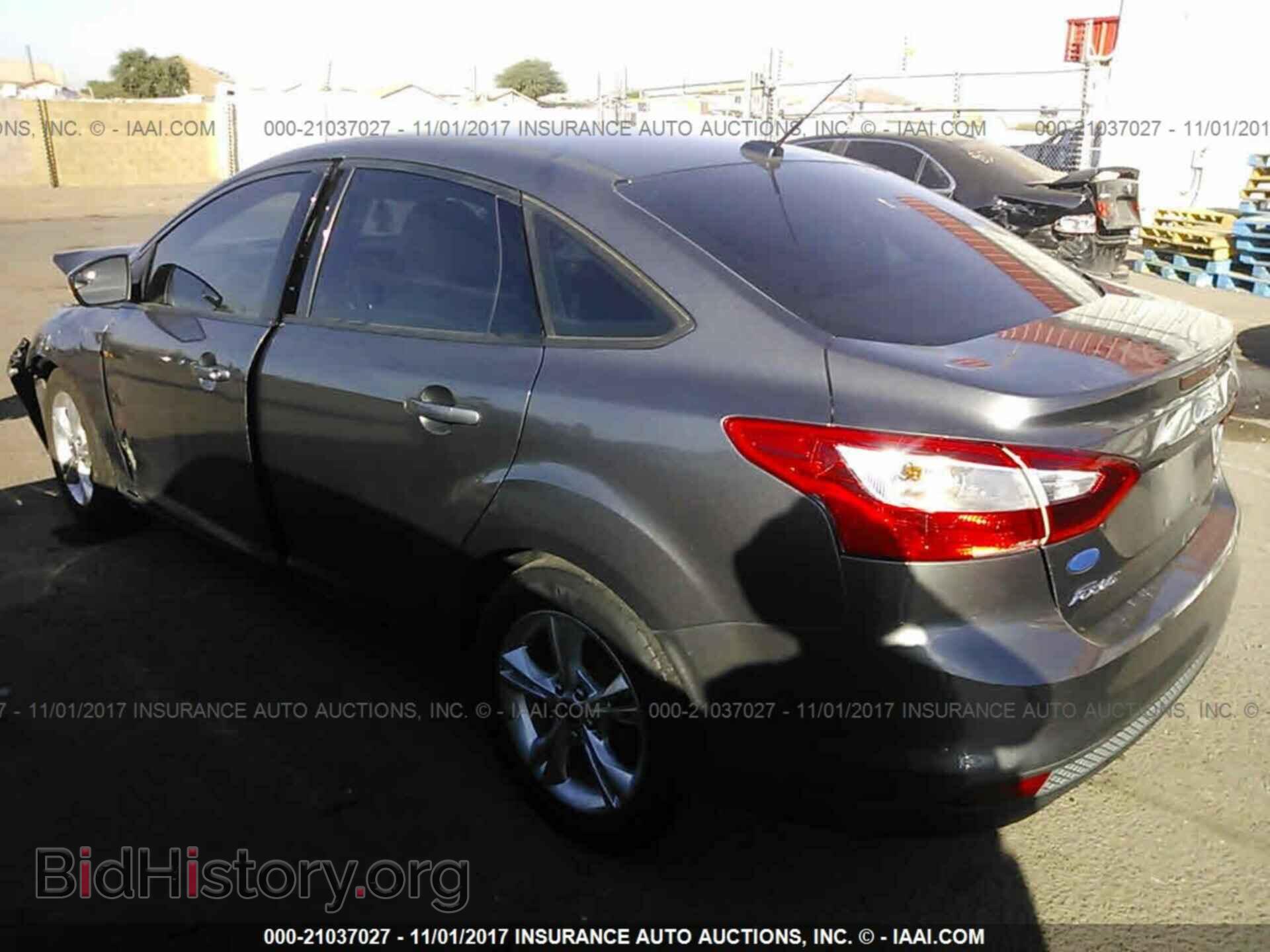 2014 Ford Focus - VIN: 1FADP3F22EL150470 - Photo 3