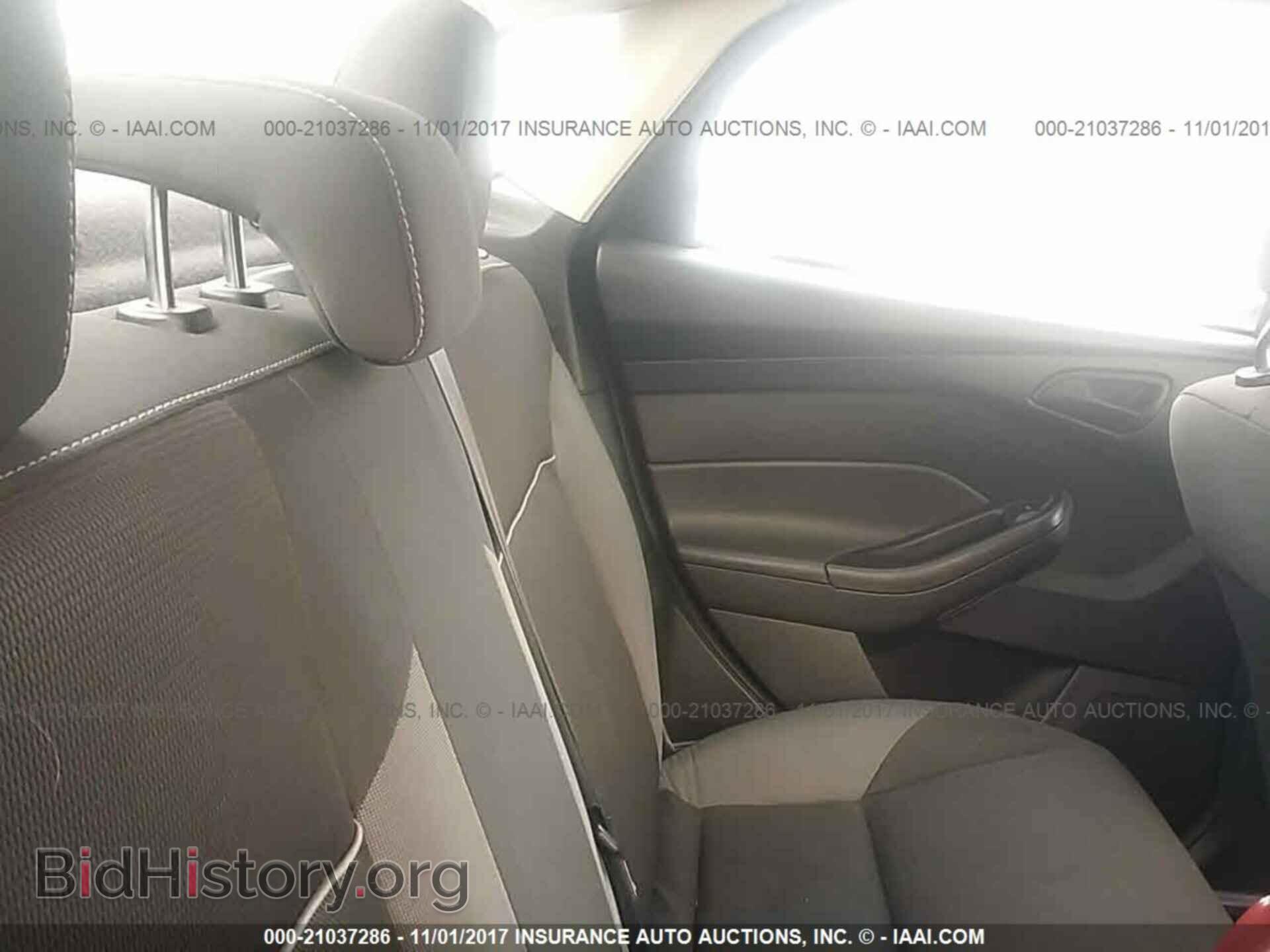 2012 Ford Focus - VIN: 1FAHP3F21CL297488 - Photo 8