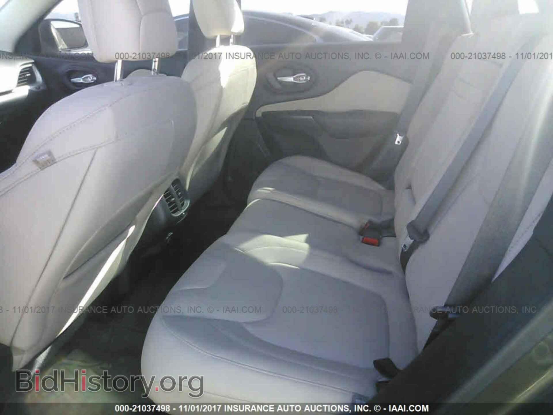 2015 Jeep Cherokee - VIN: 1C4PJLCS2FW712655 - Фото 8