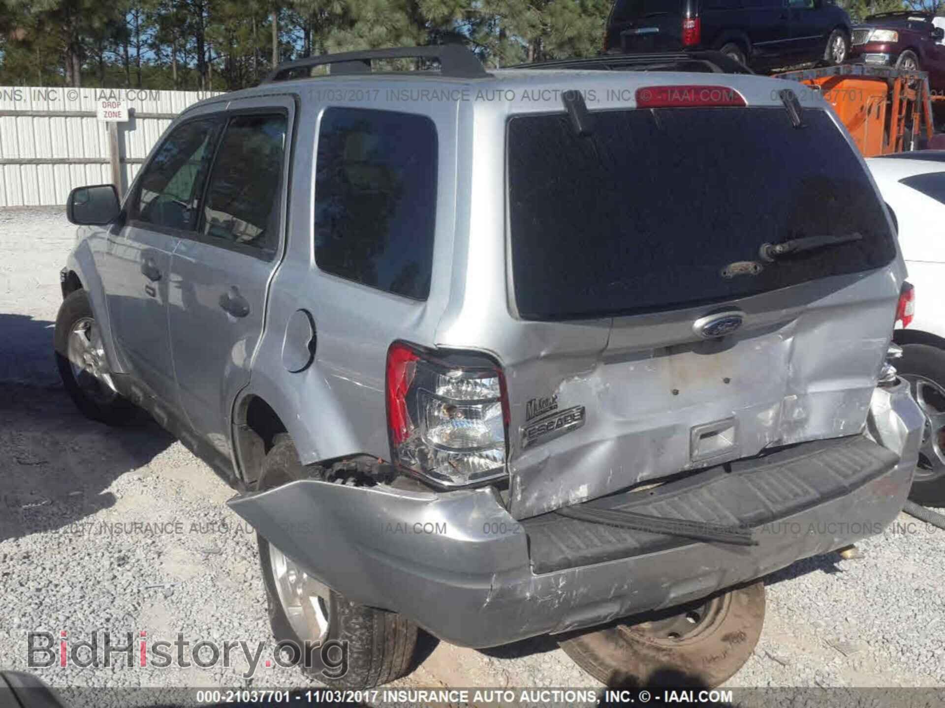 2011 Ford Escape - VIN: 1FMCU0D79BKB66433 - Photo 3