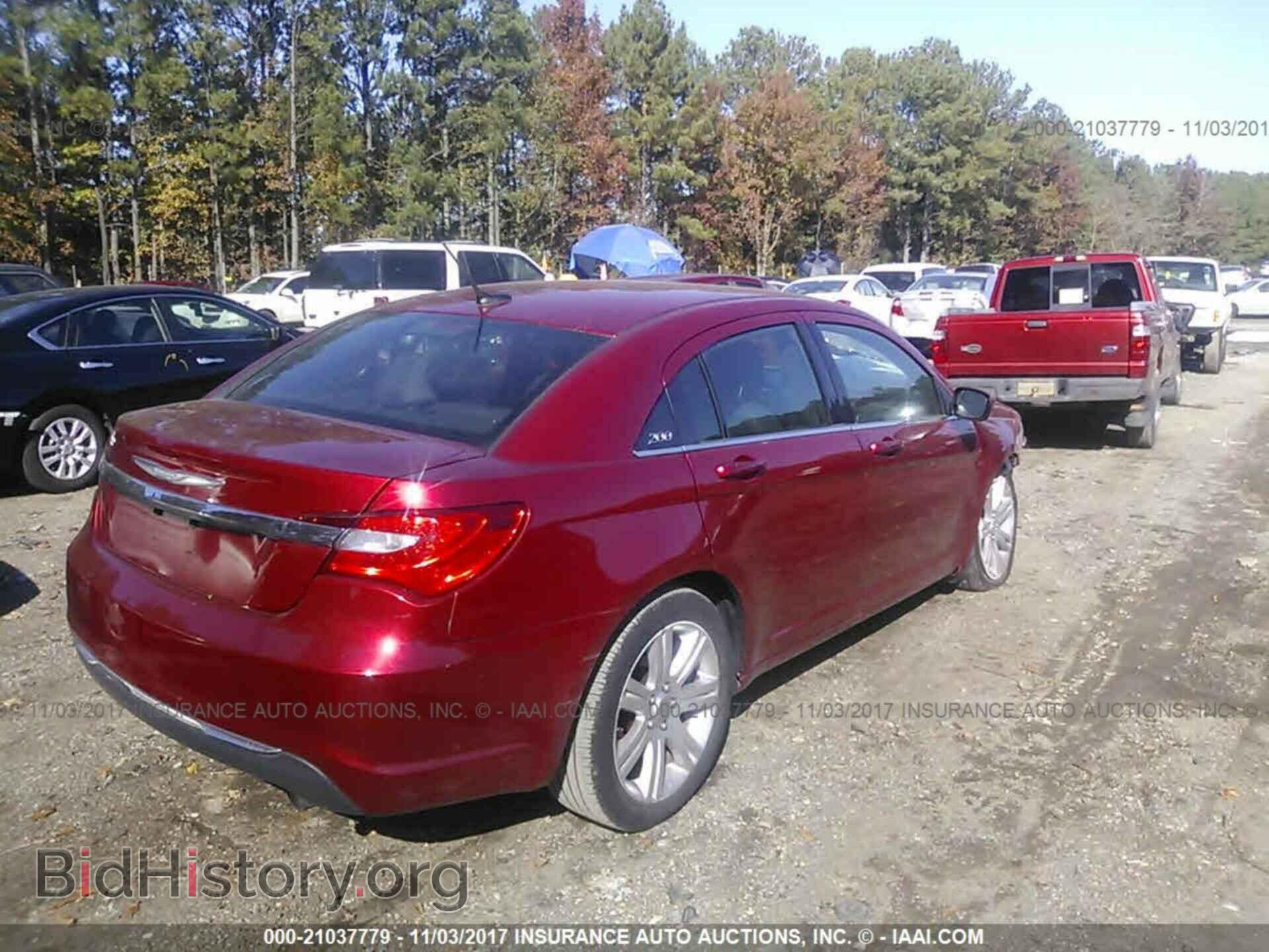 2013 Chrysler 200 - VIN: 1C3CCBAB8DN671297 - Photo 4