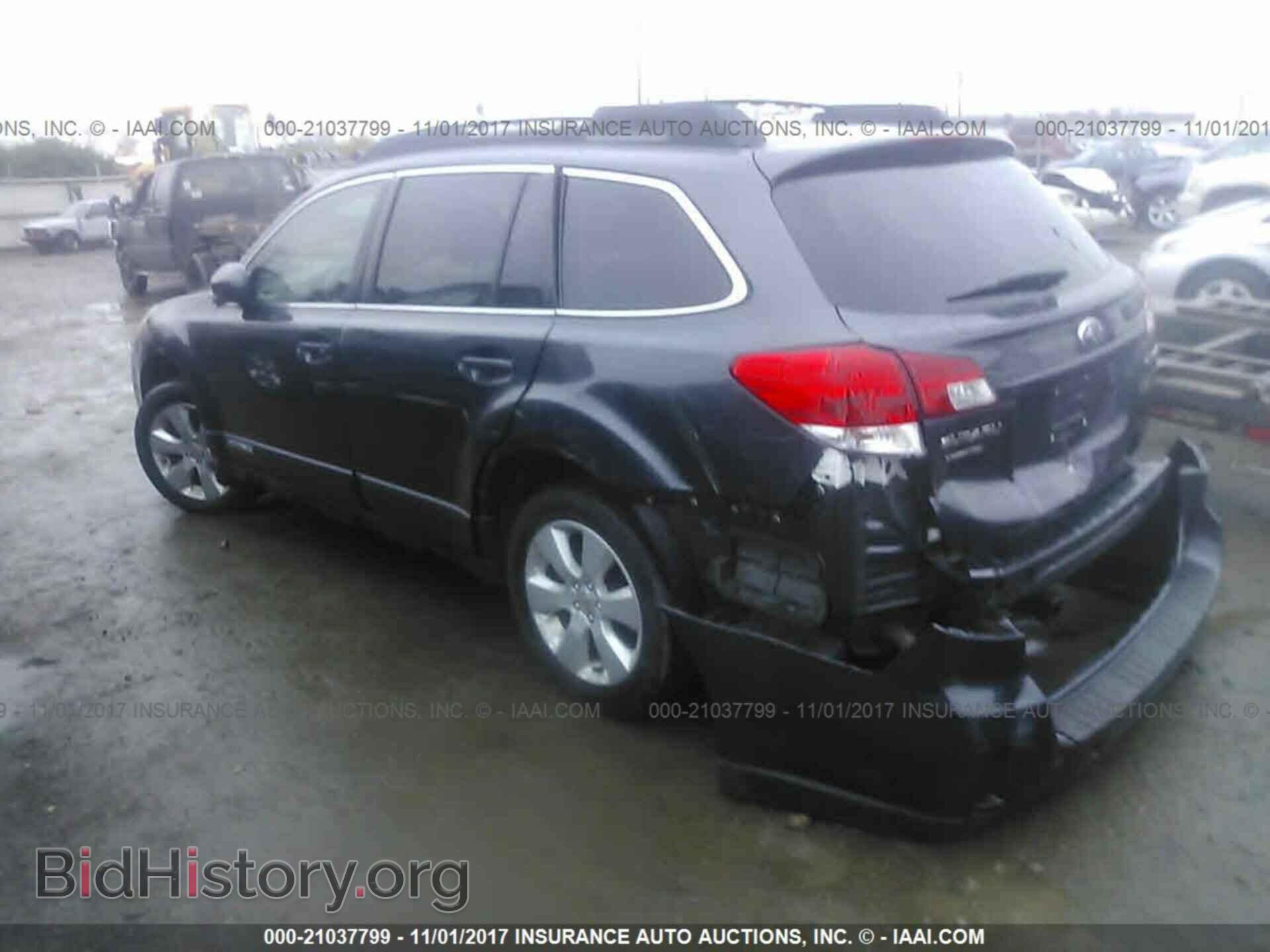2011 Subaru Outback - VIN: 4S4BRCCC2B3410740 - Фото 3