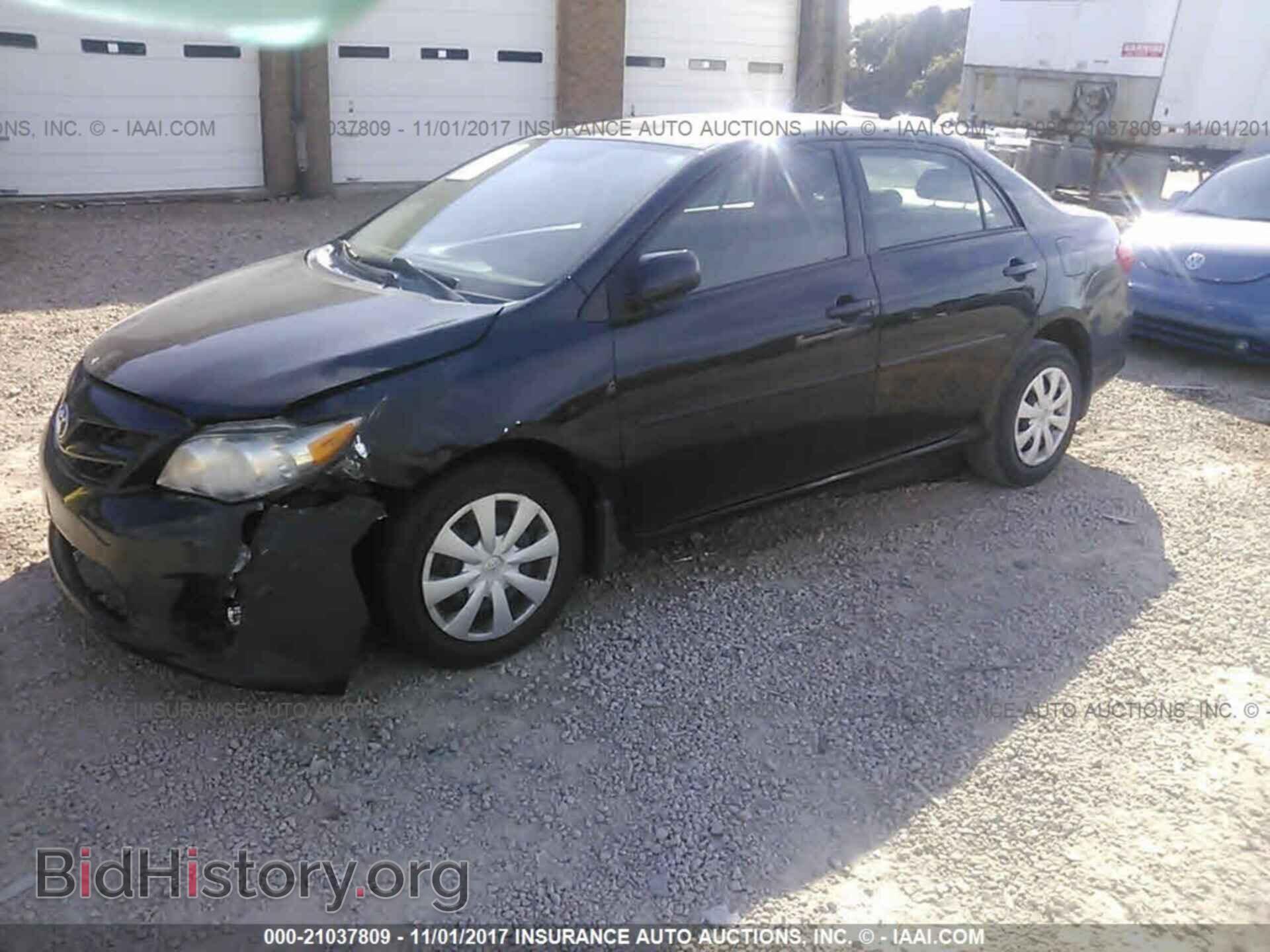 2011 Toyota Corolla - VIN: 2T1BU4EE5BC599253 - Фото 2