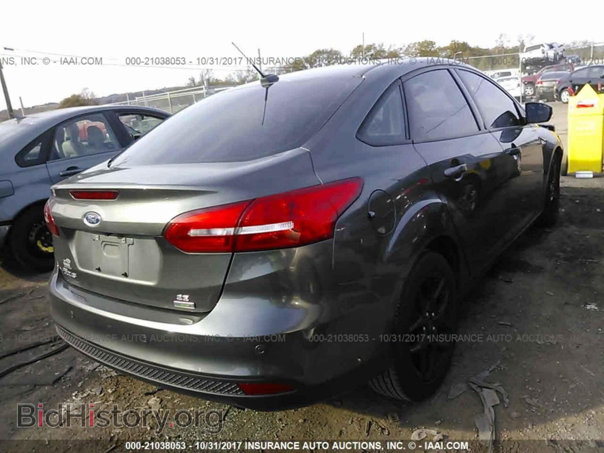 2016 Ford Focus - VIN: 1FADP3FE3GL279704 - Photo 4