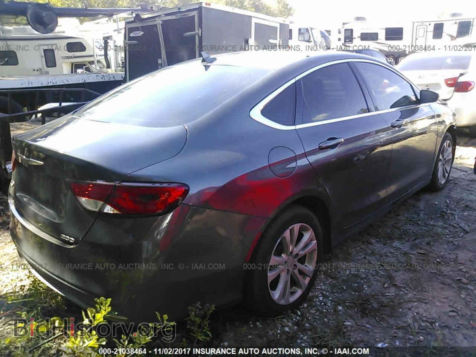 2016 Chrysler 200 - VIN: 1C3CCCAB2GN175728 - Photo 4