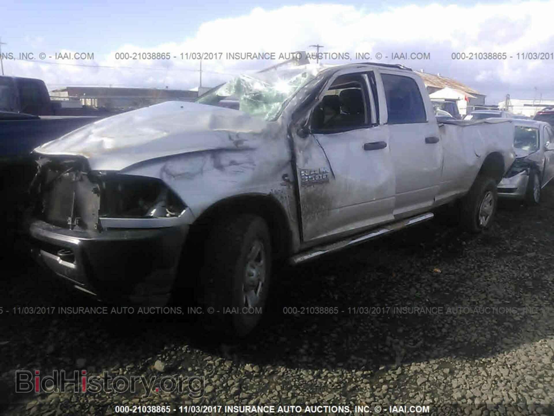 2013 Ram 3500 - VIN: 3C63R3GL6DG555970 - Фото 2