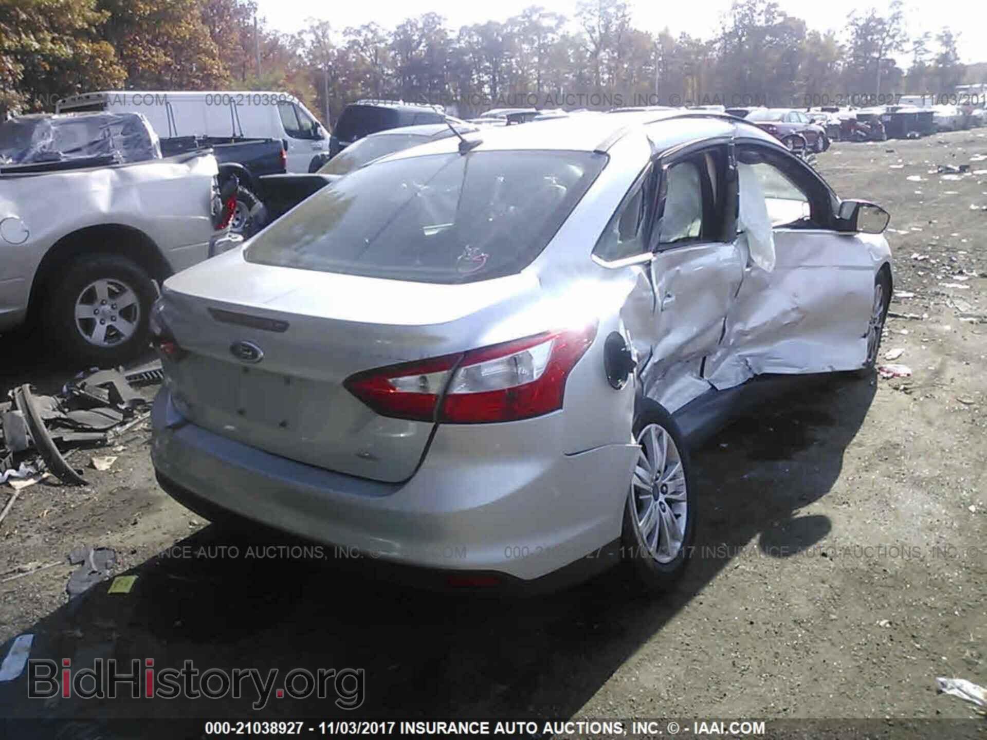 2012 Ford Focus - VIN: 1FAHP3H25CL358029 - Photo 4