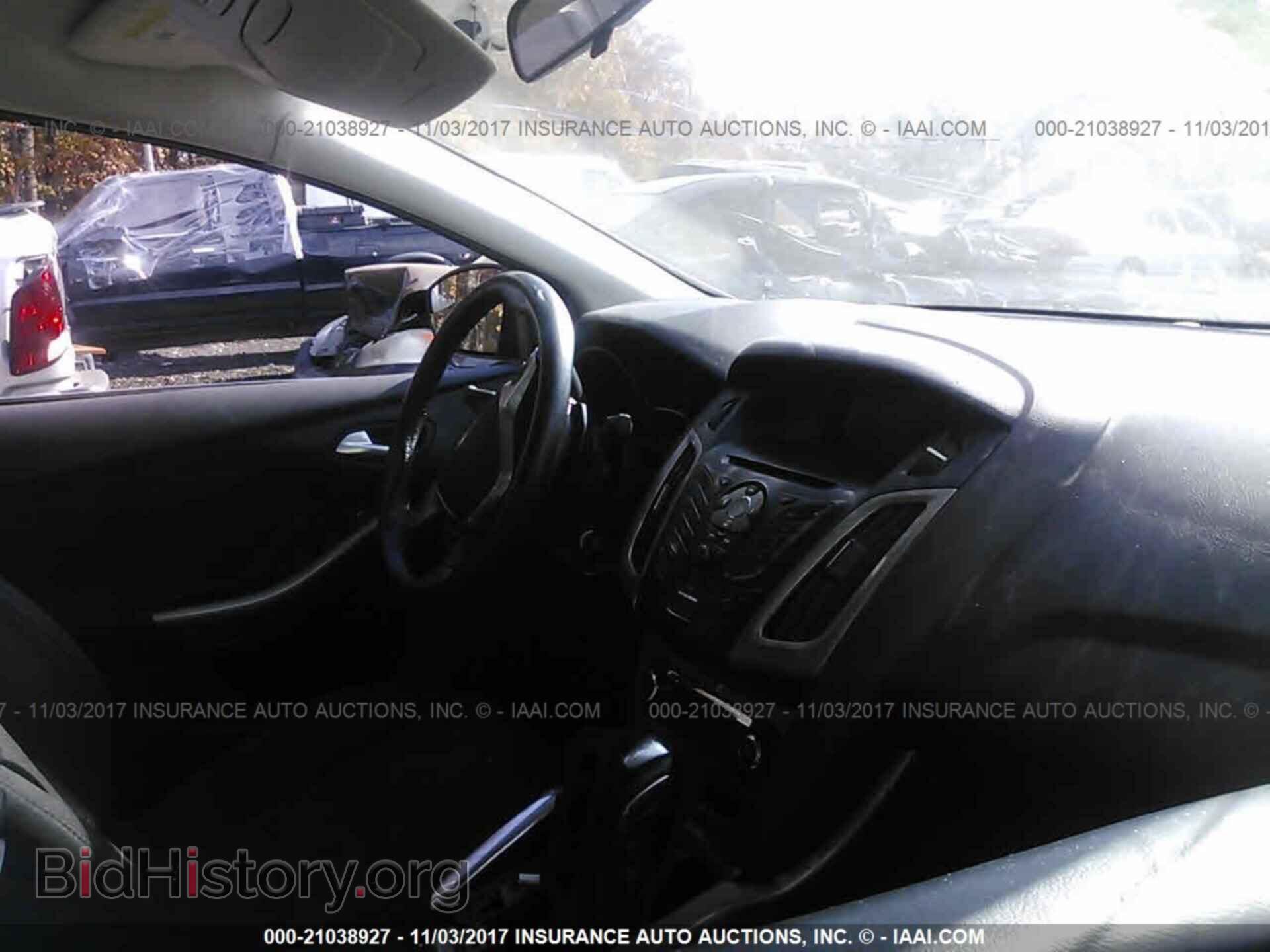 2012 Ford Focus - VIN: 1FAHP3H25CL358029 - Photo 5