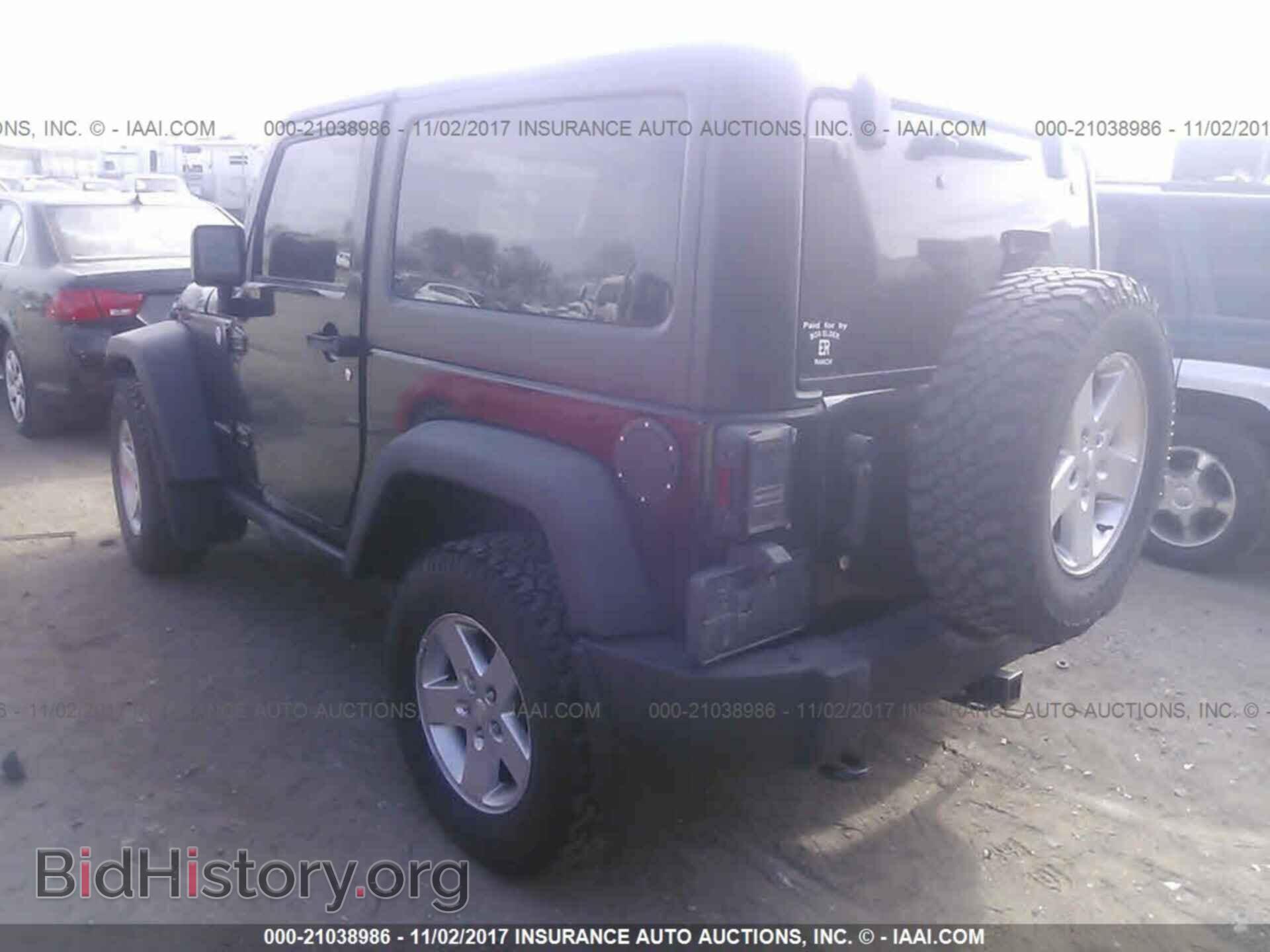 2011 Jeep Wrangler - VIN: 1J4HA6D17BL506037 - Фото 3