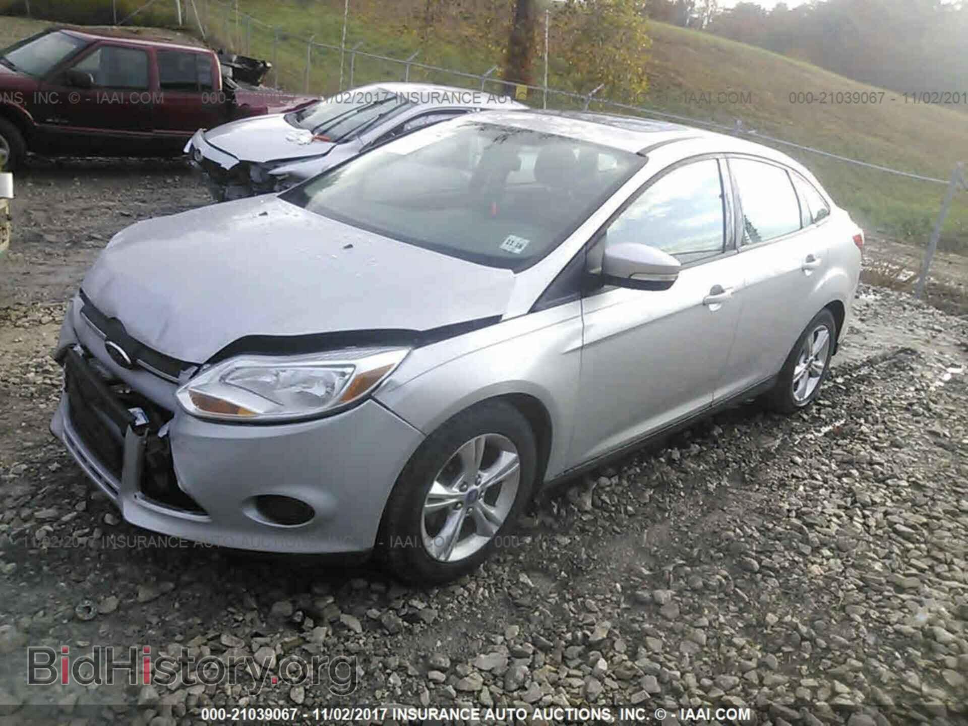 2013 Ford Focus - VIN: 1FADP3F20DL207036 - Фото 2