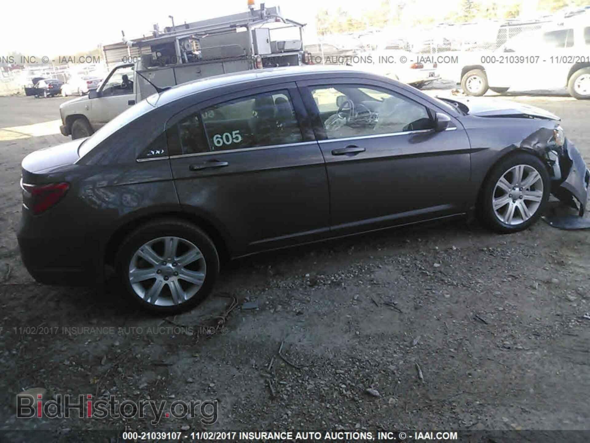 2014 Chrysler 200 - VIN: 1C3CCBBB7EN192515 - Photo 4