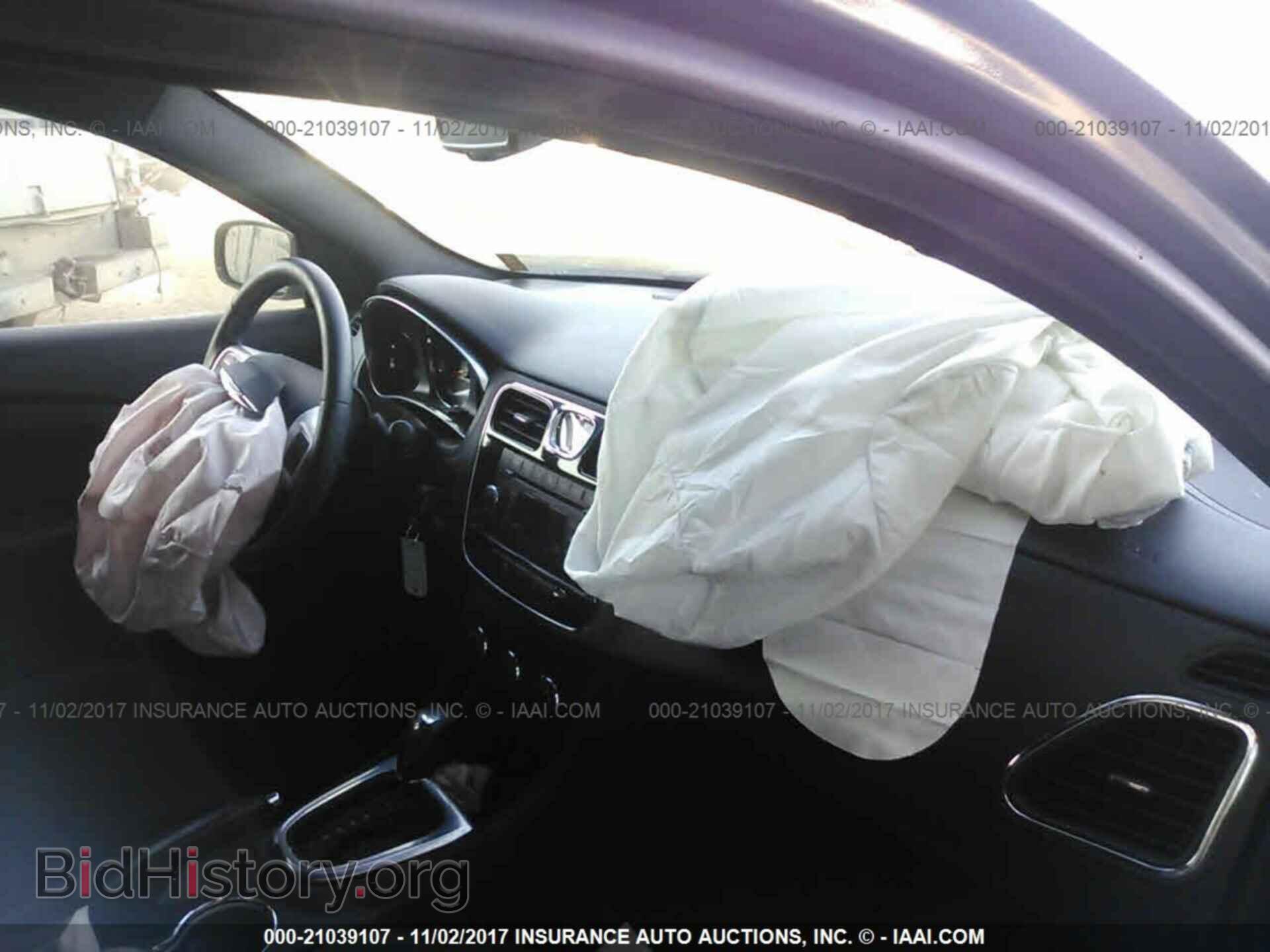 2014 Chrysler 200 - VIN: 1C3CCBBB7EN192515 - Photo 5