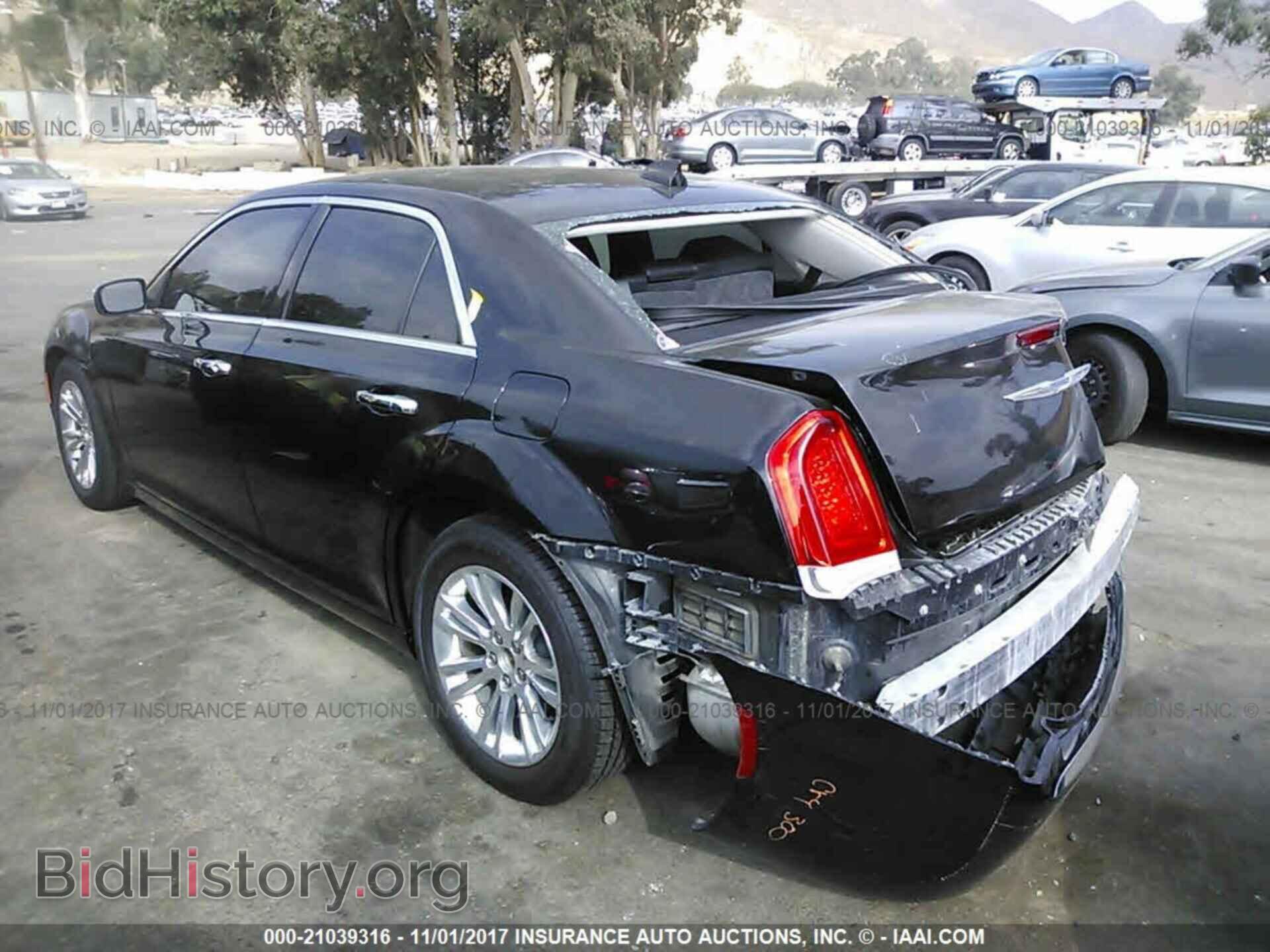 2015 Chrysler 300c - VIN: 2C3CCAEGXFH807604 - Фото 3