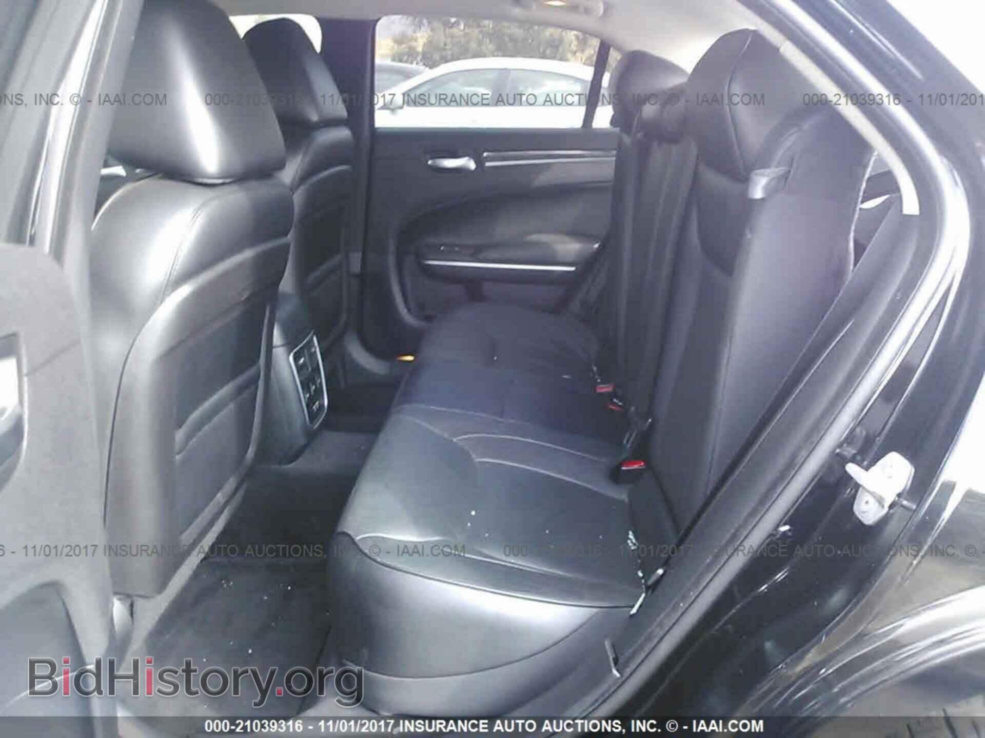 2015 Chrysler 300c - VIN: 2C3CCAEGXFH807604 - Фото 8